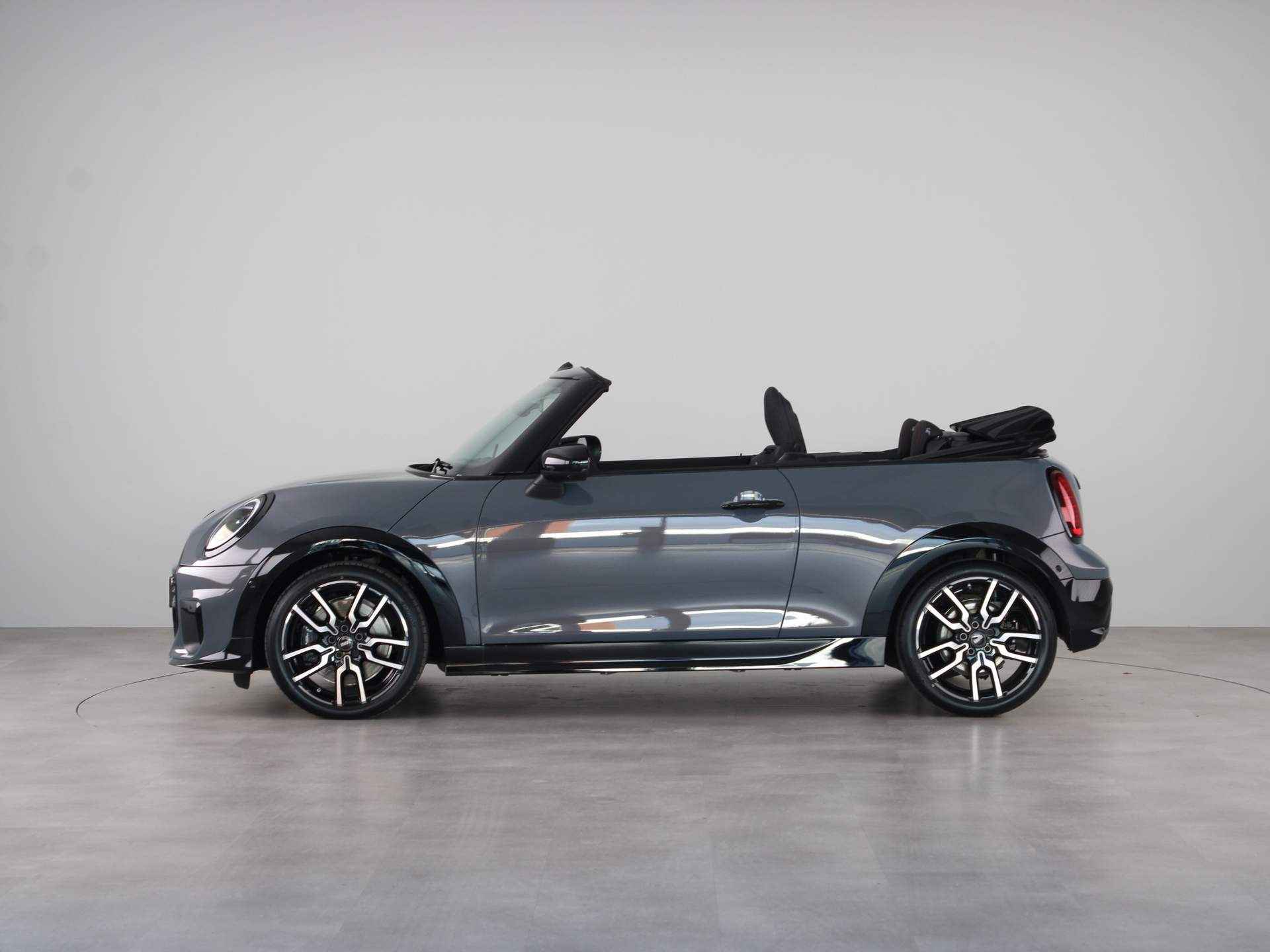 MINI Cooper Cabrio S John Cooper Works Pakket XL PRIVATE LEASE EUR 915,- (48 mnd/10.000 km) - 24/34