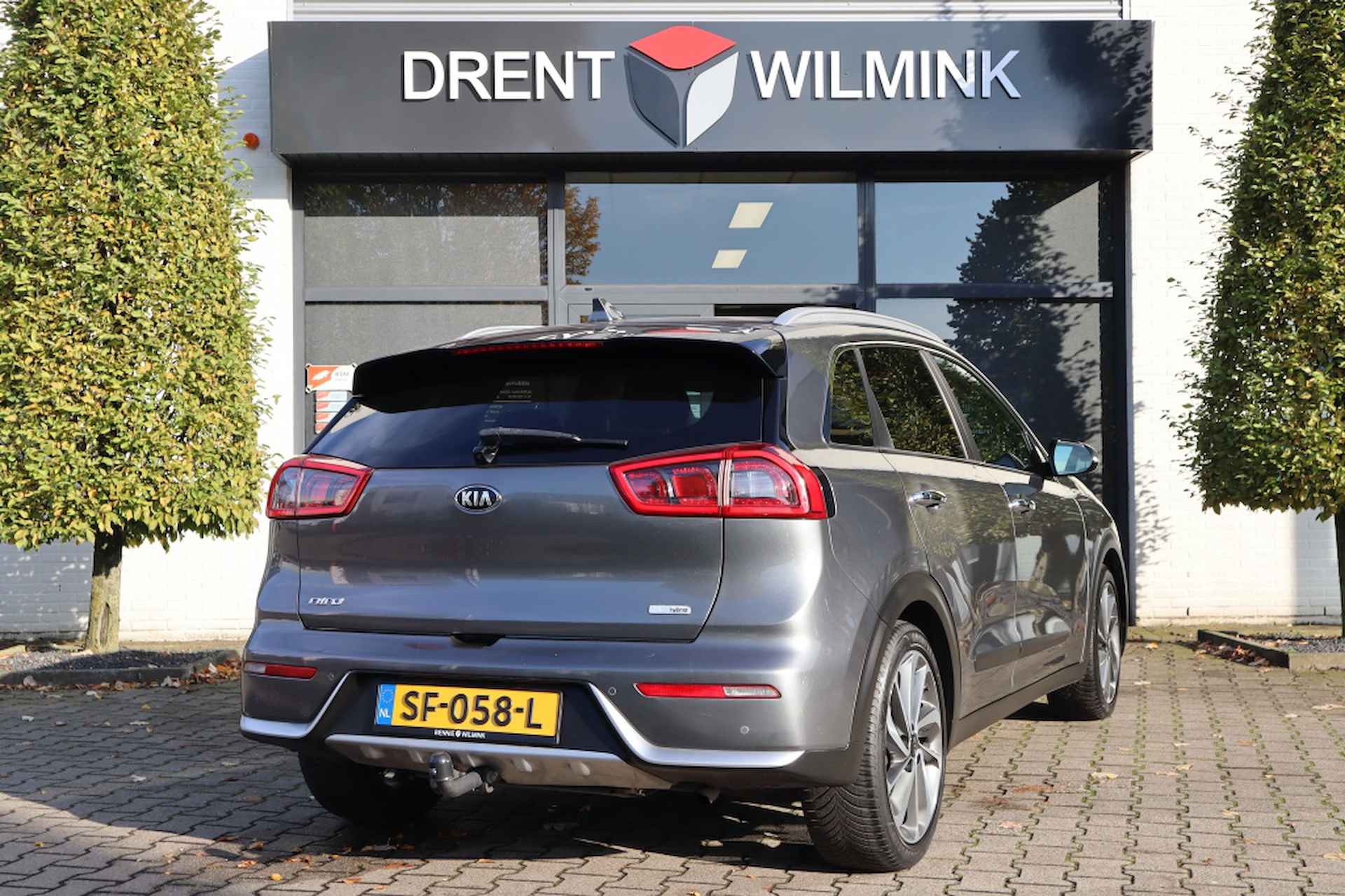 Kia Niro 1.6 GDi Hybrid Executive Line Trekhaak/Open dak/Half Leder - 2/44