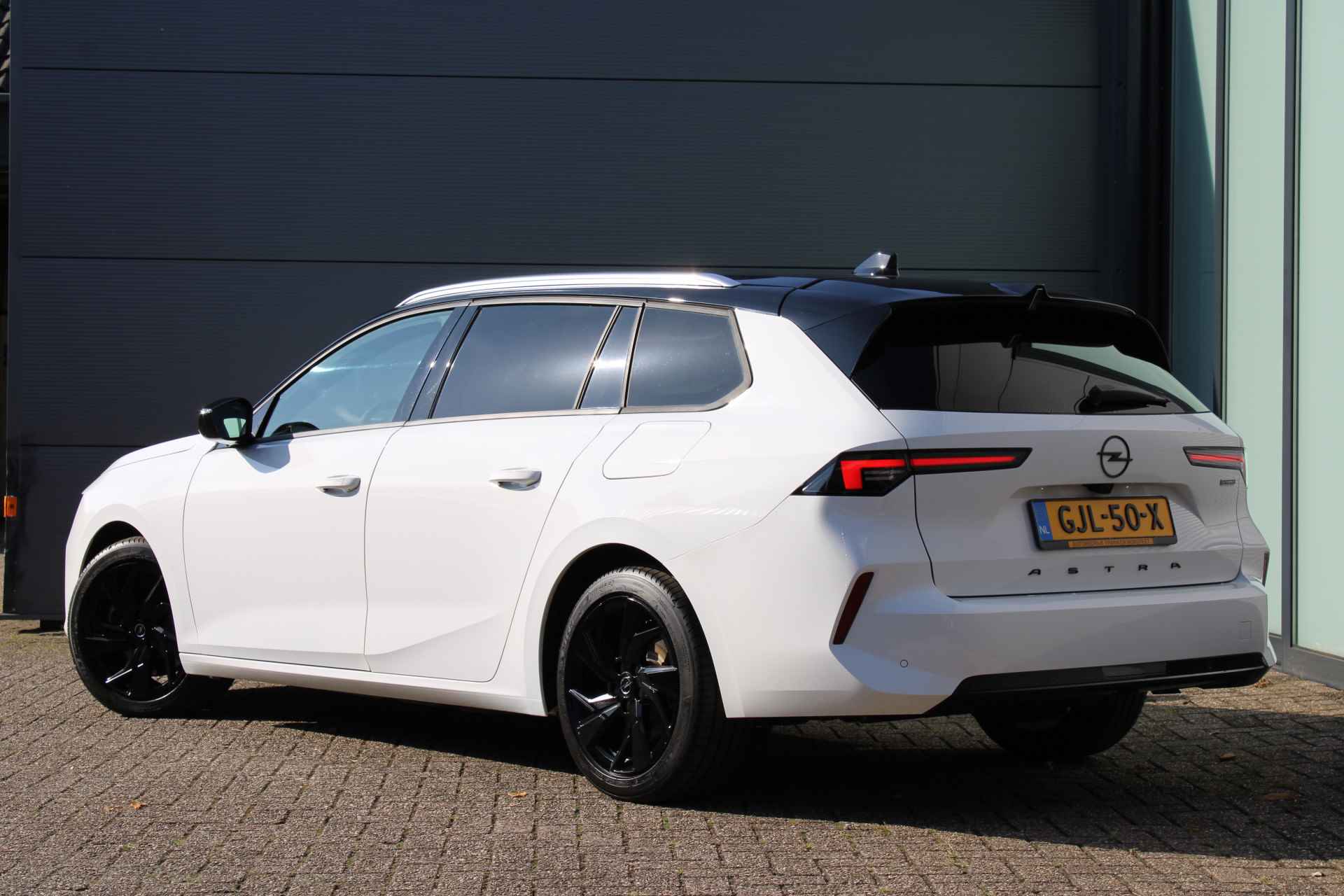 Opel Astra Sports Tourer 1.6 Hybrid GS Line | ACTIEMAAND! | Matrix | Trekhaak | BLIS | Navigatie | Stoelverwarming - 3/42