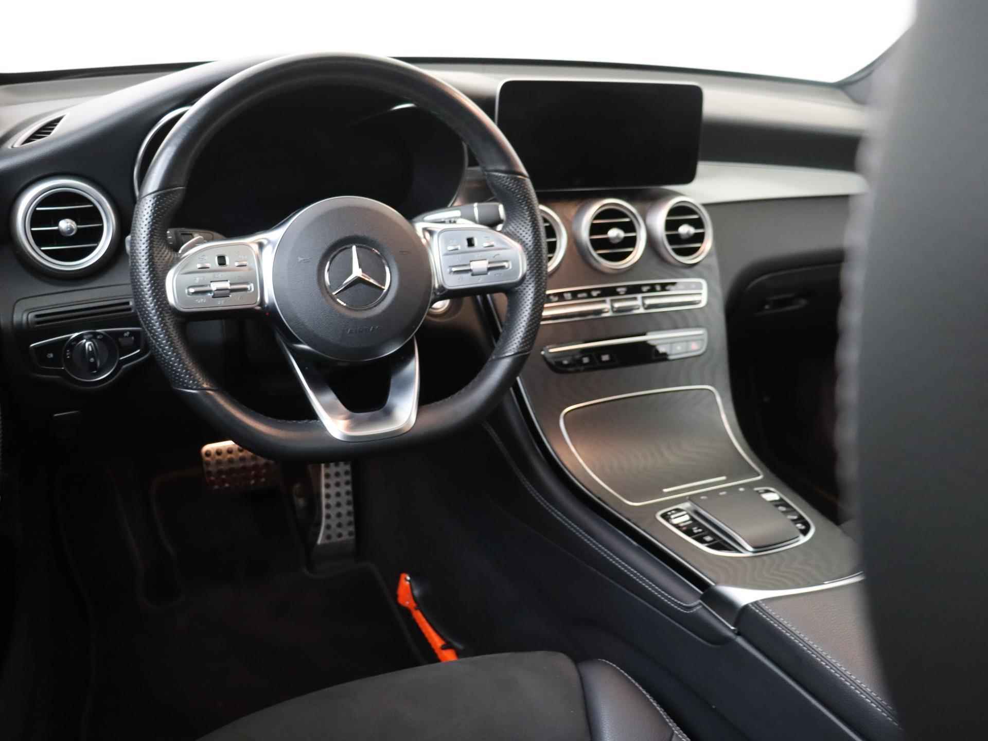 Mercedes-Benz GLC-klasse 300e 4MATIC Premium / Stoelverwarming / Achteruitrijcamera / Burmester / Panaroma-schuifdak / - 6/36
