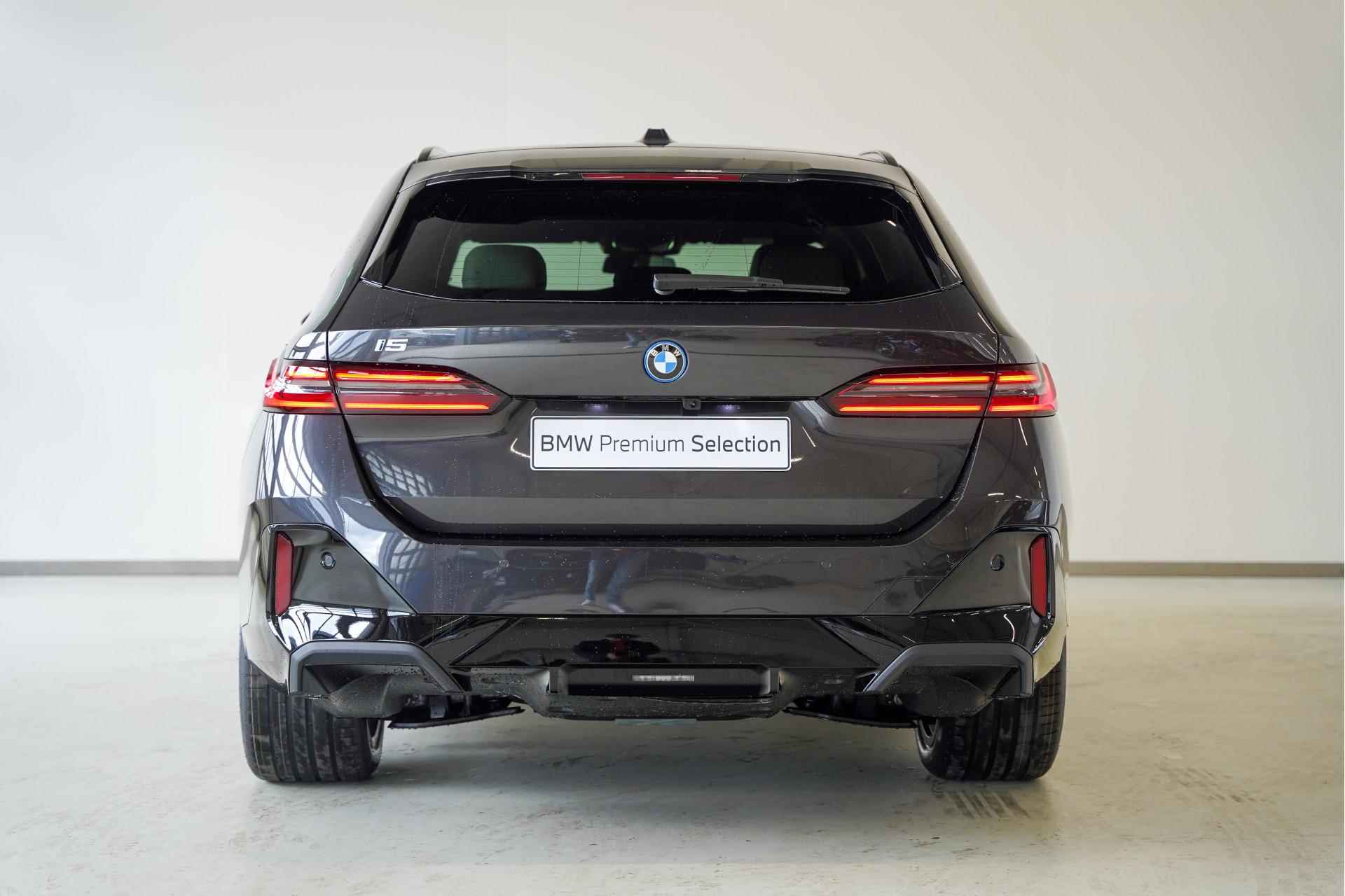 BMW i5 Touring eDrive40 M Sportpakket Pro - 8/21