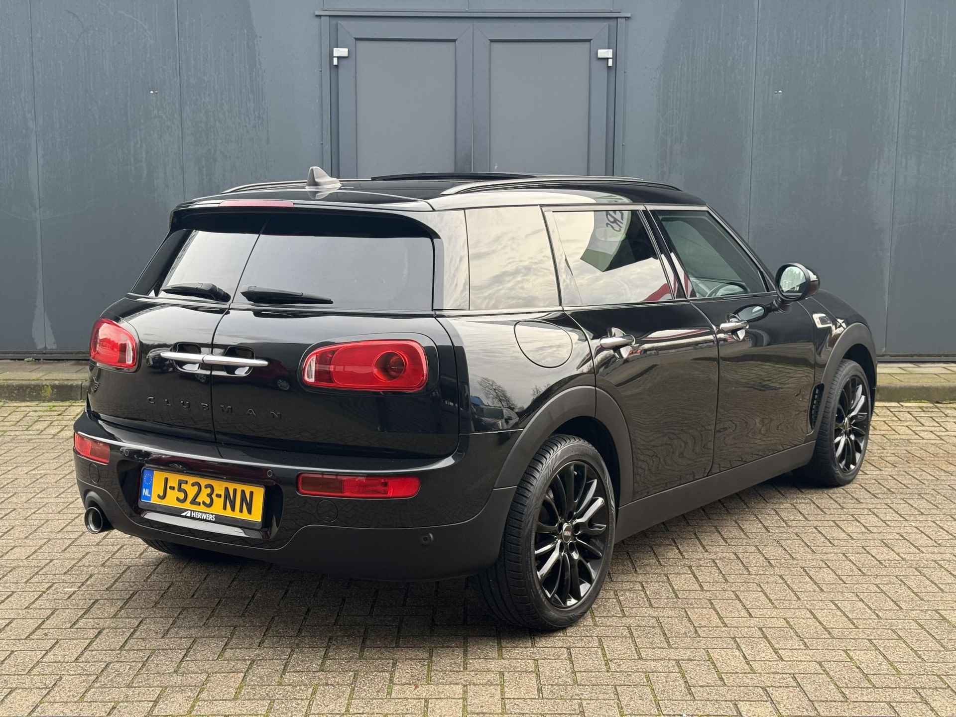 Mini Mini Clubman 1.5 One Chili Serious Business /Panoramadak / Cruise Control / Stoelverwarming / Navigatie / All Season banden / Parkeer sensoren voor en achter - 3/32