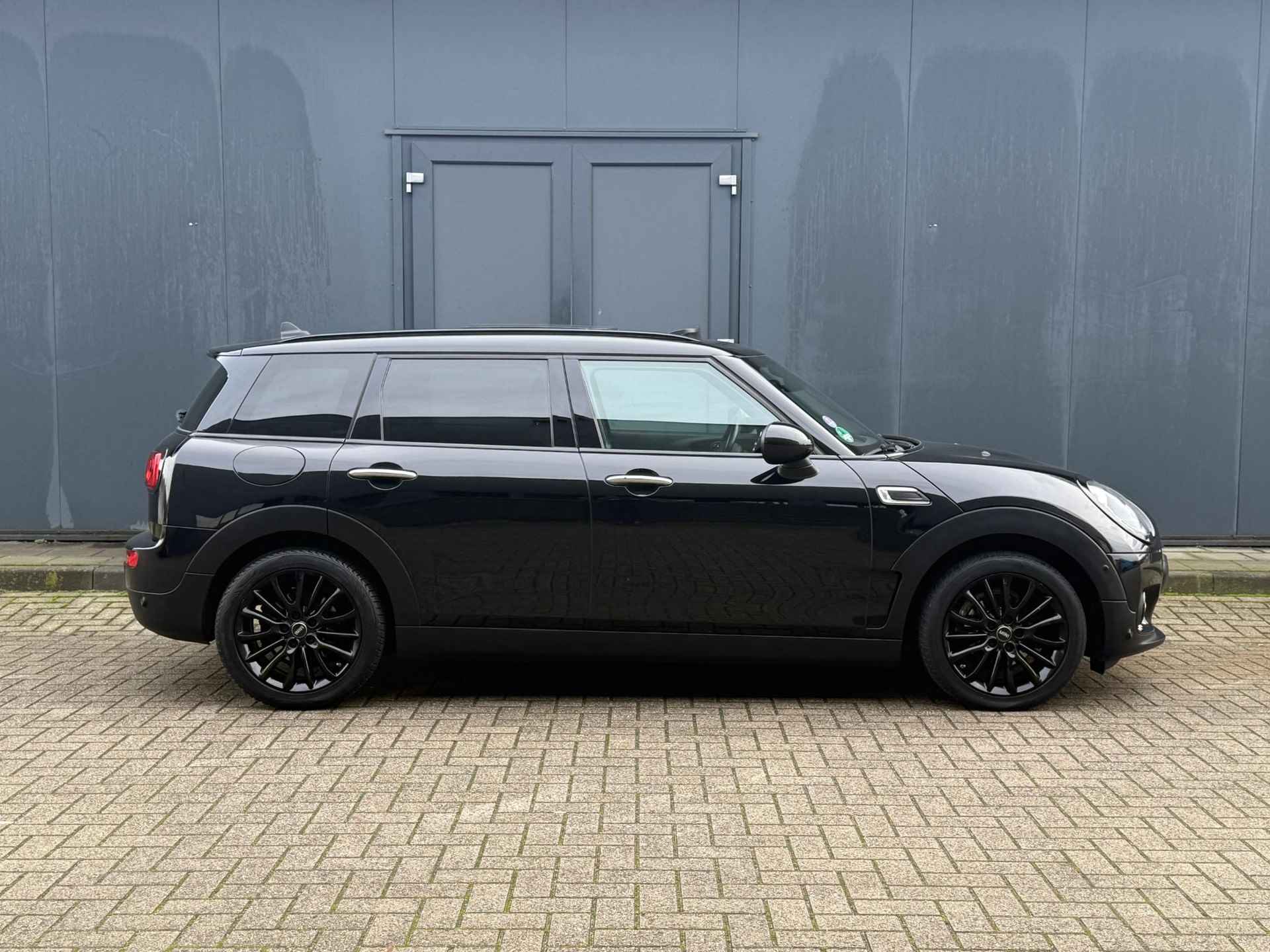 Mini Mini Clubman 1.5 One Chili Serious Business /Panoramadak / Cruise Control / Stoelverwarming / Navigatie / All Season banden / Parkeer sensoren voor en achter - 17/32