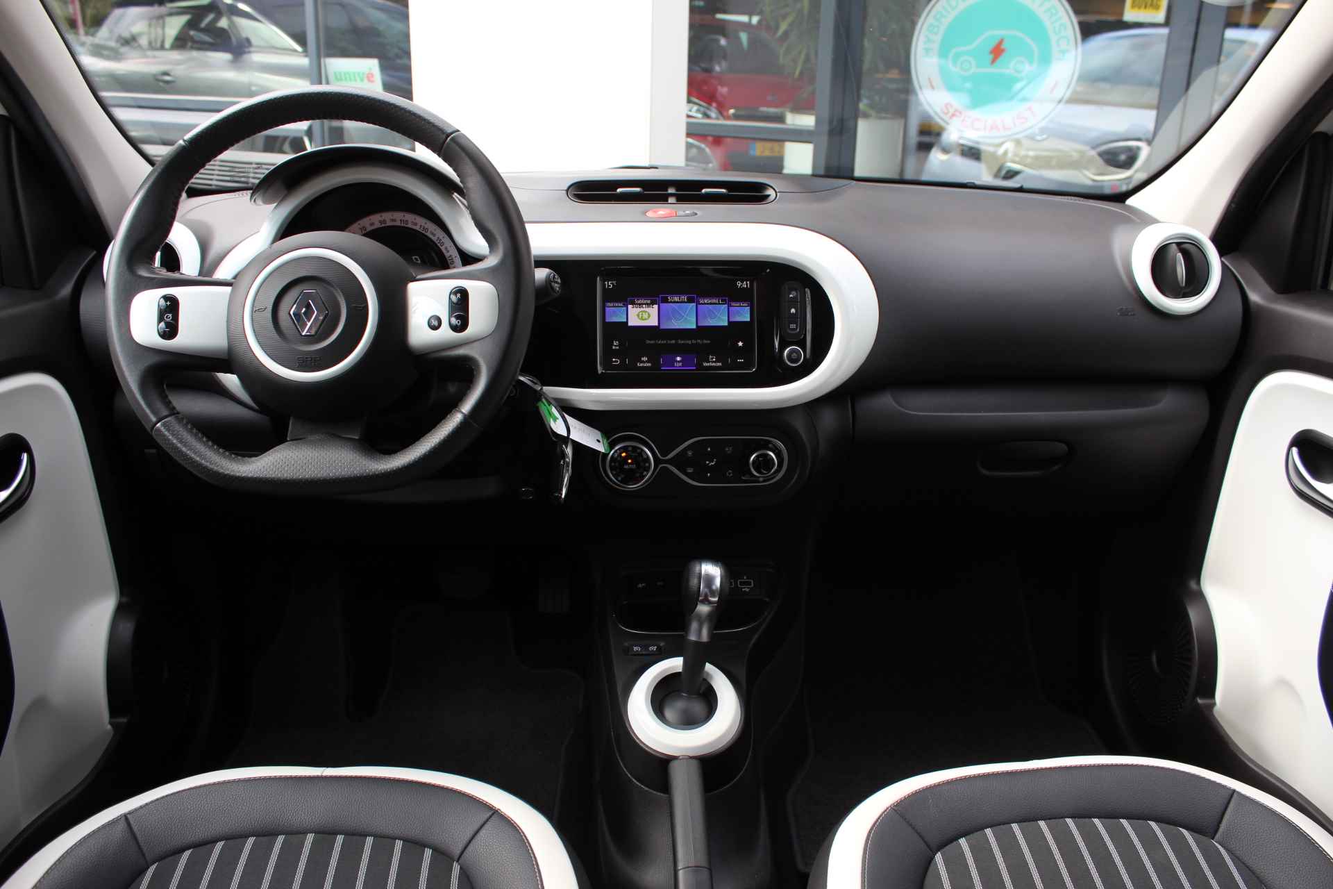 Renault Twingo 0.9 TCe Intens 90 pk EDC AUTOMAAT, Clima, Cruise controle, LMV, - 6/40