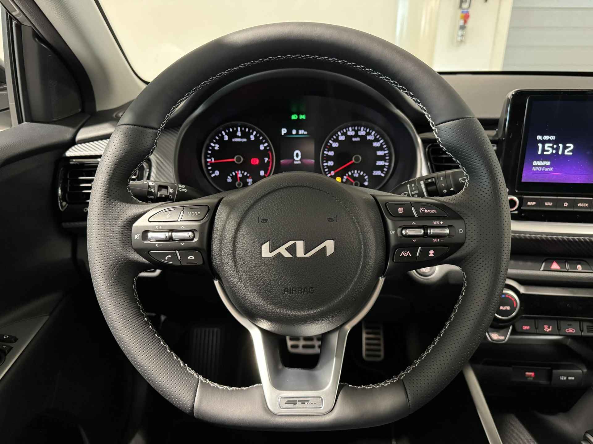 Kia Stonic 1.0 T-GDi MHEV GT-PlusLine | Automaat | Nu te bestellen! | Niet op voorraad | Adaptive cruise | Schuif/kanteldak | Dodehoek detectie | Sensoren voor en achter - 15/35