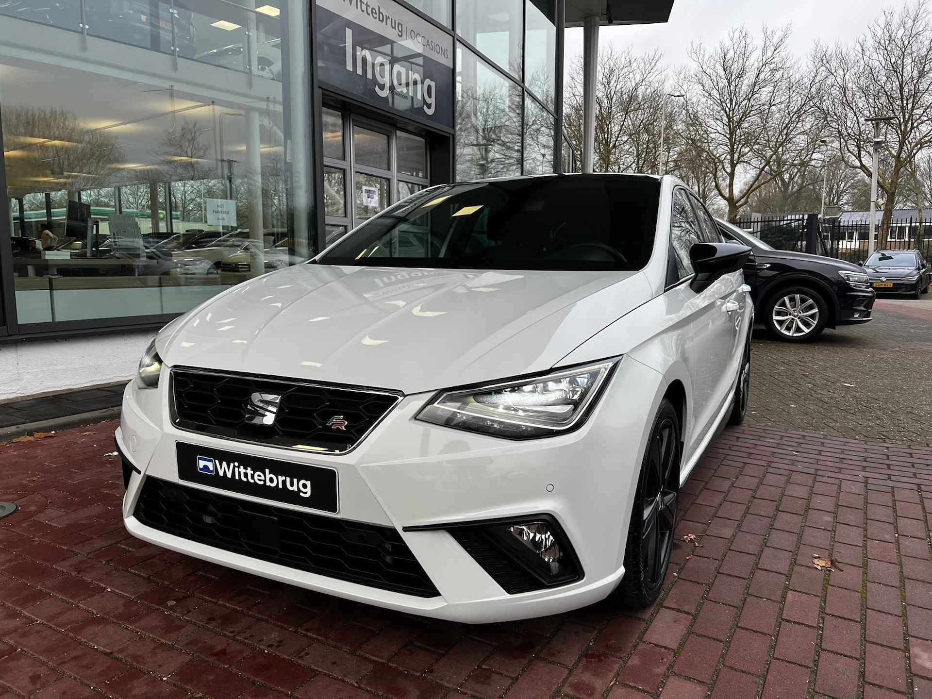 SEAT Ibiza 1.0 TSI 116pk FR / Black Edition / 18 Inch / Virtual Cockpit / Panorama dak / Alcantara - 10/24