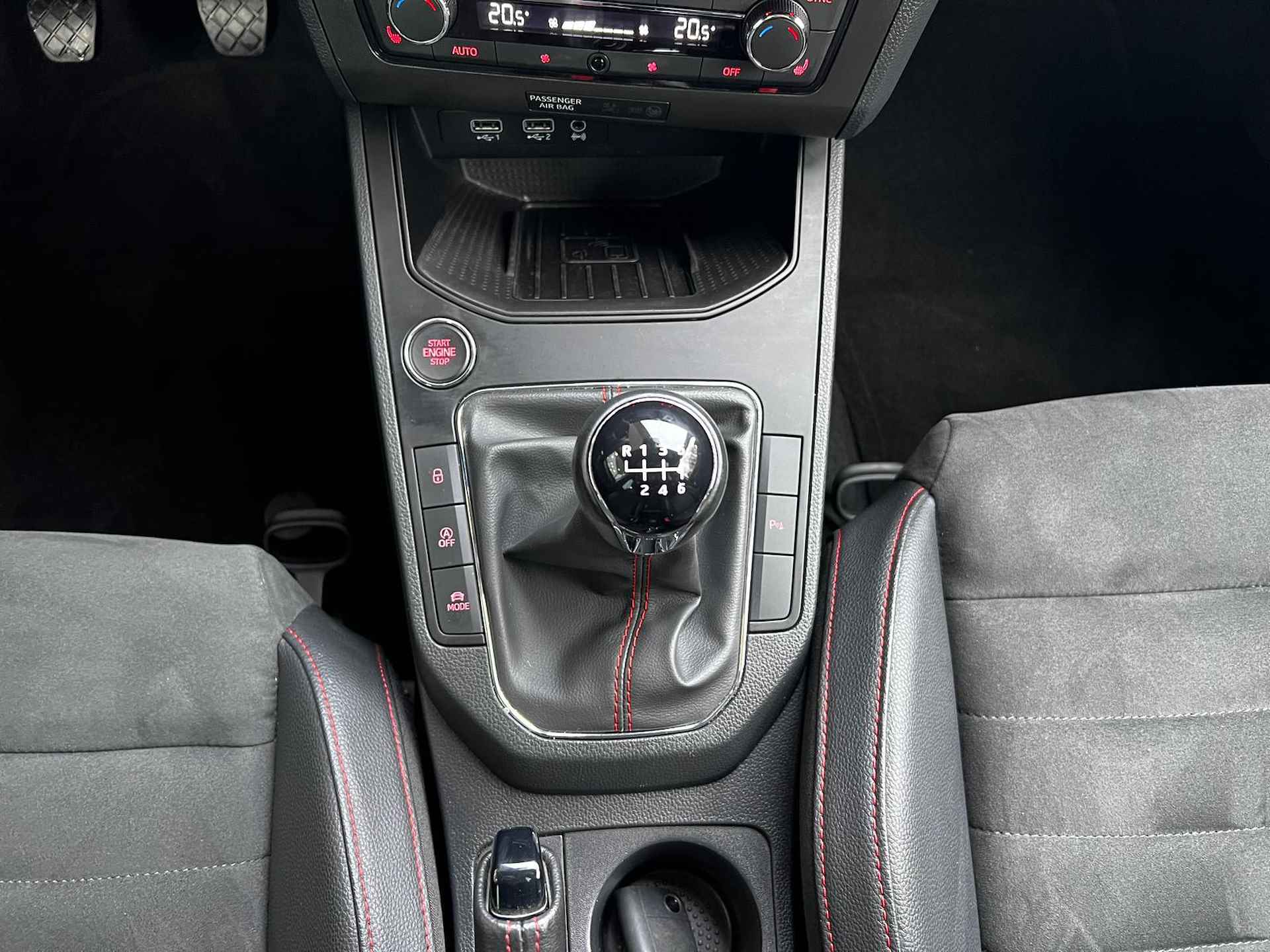 SEAT Ibiza 1.0 TSI 116pk FR / Black Edition / 18 Inch / Virtual Cockpit / Panorama dak / Alcantara - 12/24