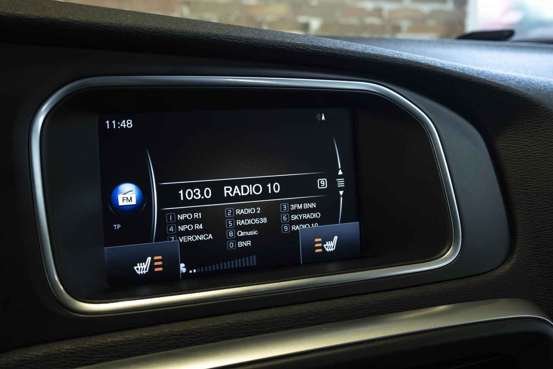 Volvo V40 Cross Country T3 Automaat Nordic+ | Dealer onderhouden | Parkeerverwarming | Volvo on Call | Parkeersensoren achter | High performance audio | Navigatie | Climate control - 27/39