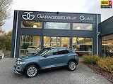 Volkswagen T-Roc 1.5 TSI style 150pk -stoel-stuurverw. carplay - trekhaak