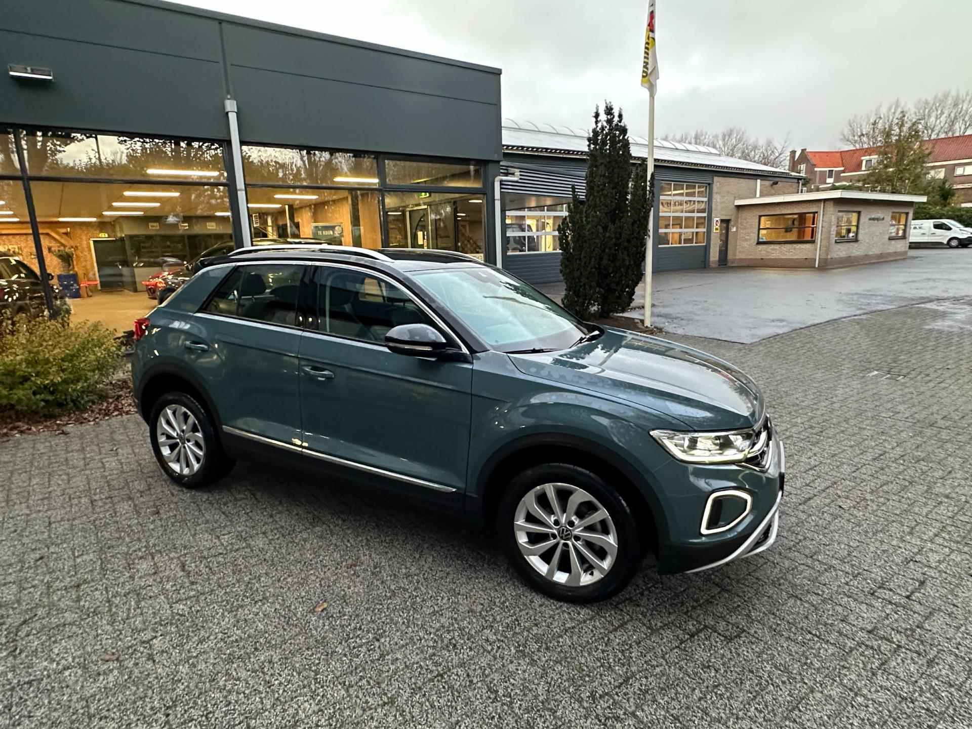 Volkswagen T-Roc 1.5 TSI style 150pk -stoel-stuurverw. carplay - trekhaak - 8/34