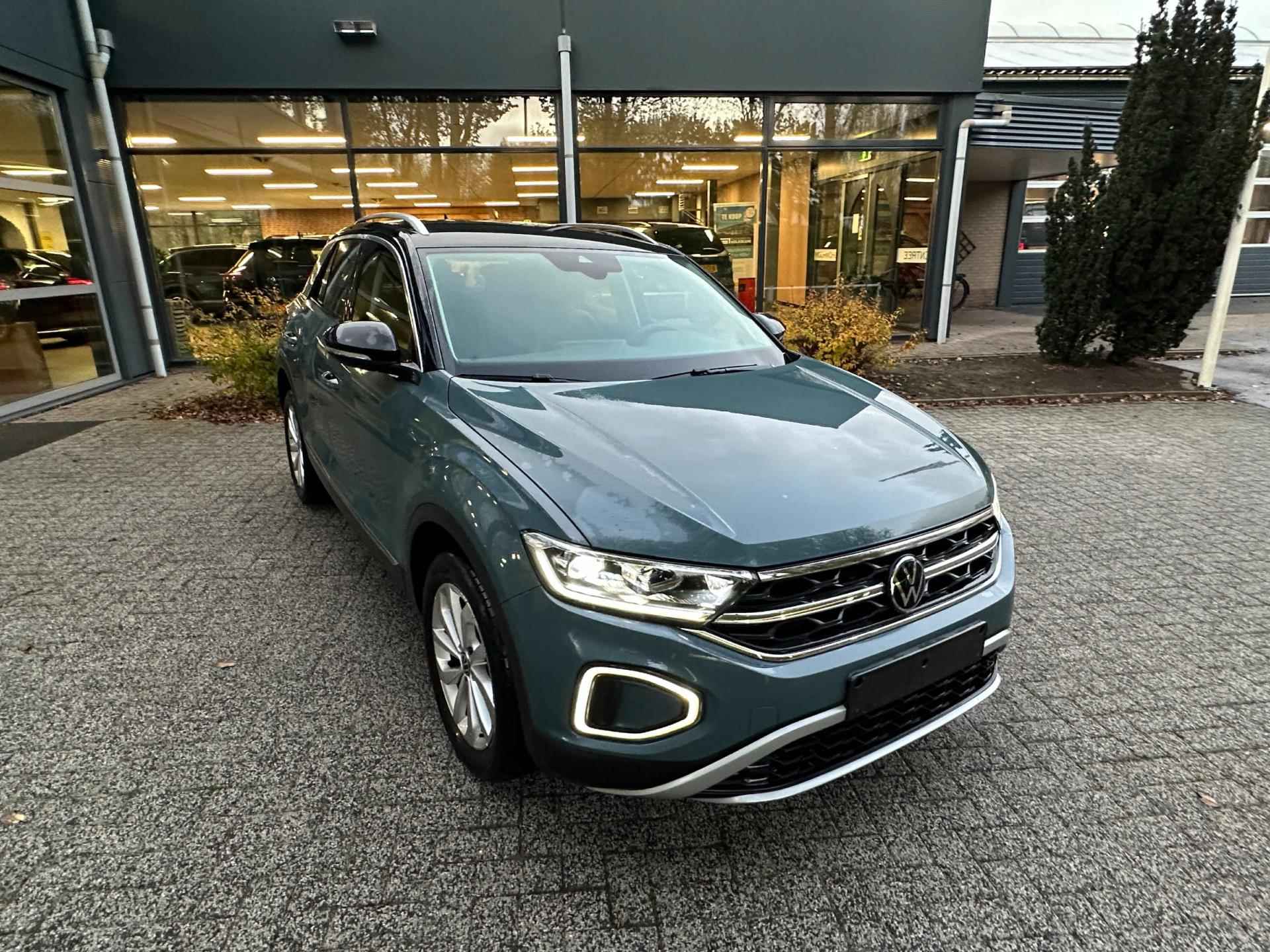 Volkswagen T-Roc 1.5 TSI style 150pk -stoel-stuurverw. carplay - trekhaak - 9/34