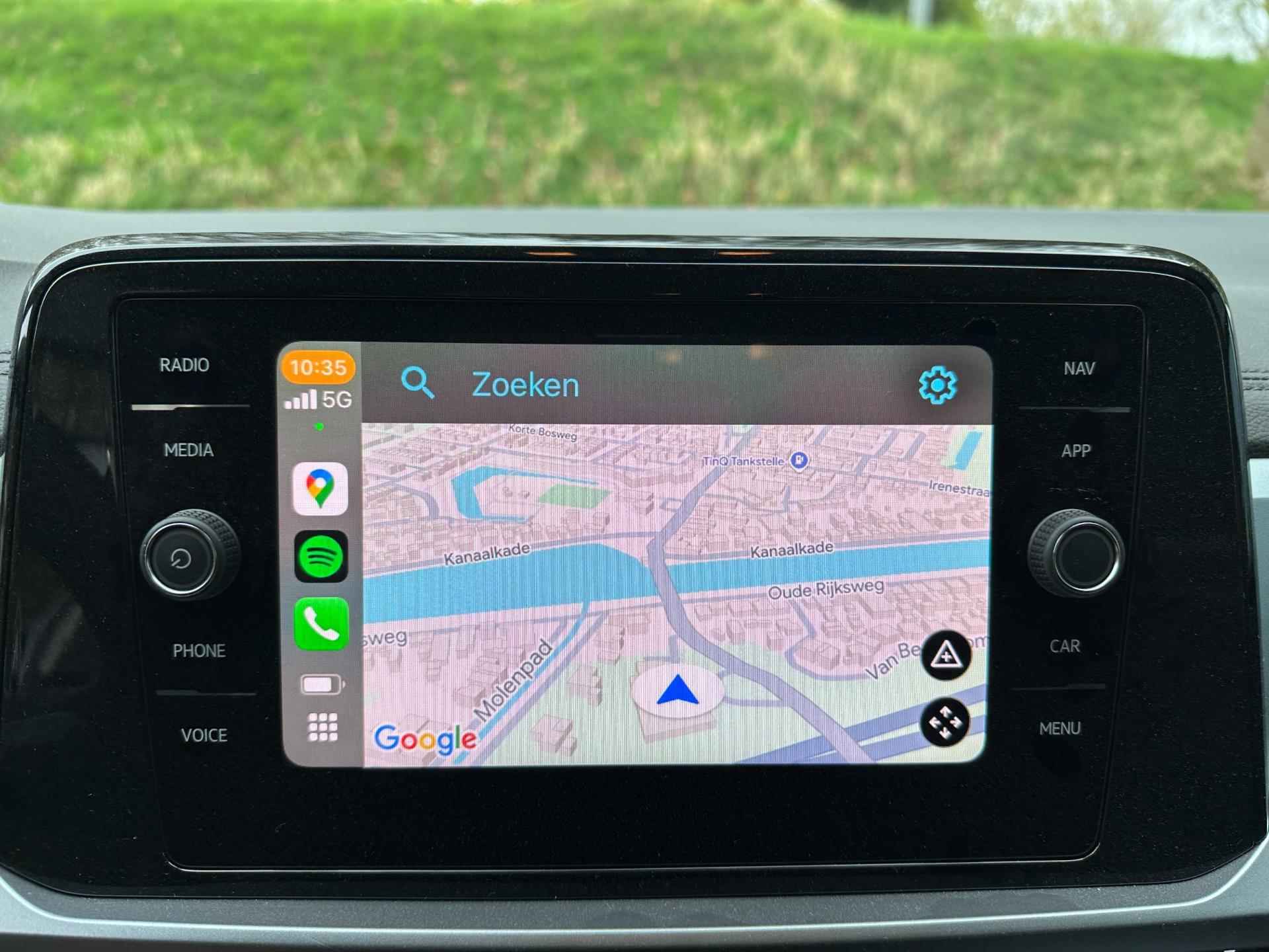 Volkswagen T-Roc 1.5 TSI style 150pk -stoel-stuurverw. carplay - trekhaak - 30/34