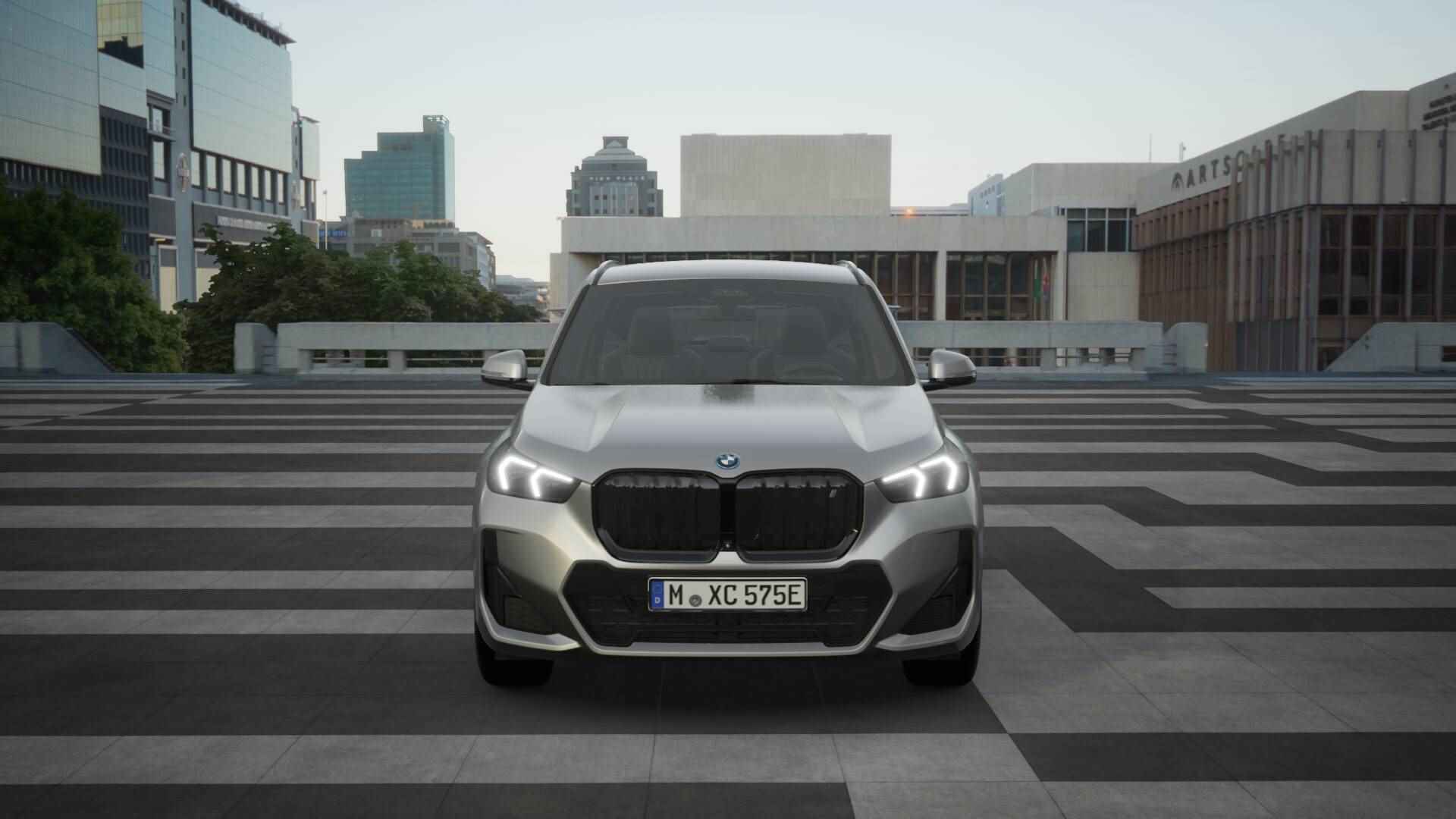 BMW iX1 xDrive30 High Executive M Sport 67 kWh / Sportstoelen / Adaptief M Onderstel / Parking Assistant Plus / Adaptieve LED / Memory Seats / Comfort Access - 4/11