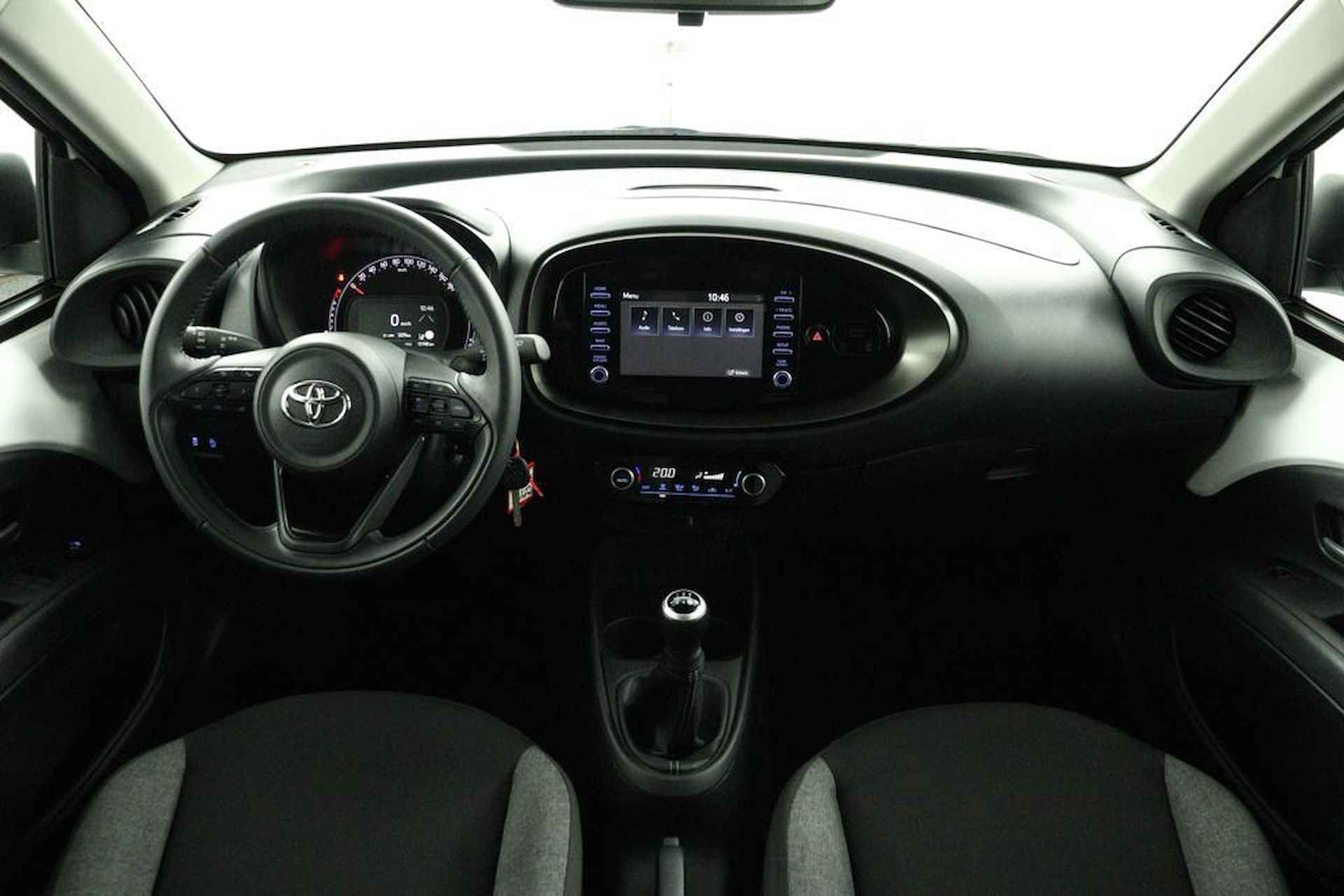 Toyota Aygo X 1.0 VVT-i MT first | Apple Carplay/Android Auto | achteruitrijcamera | LM velgen | - 4/46