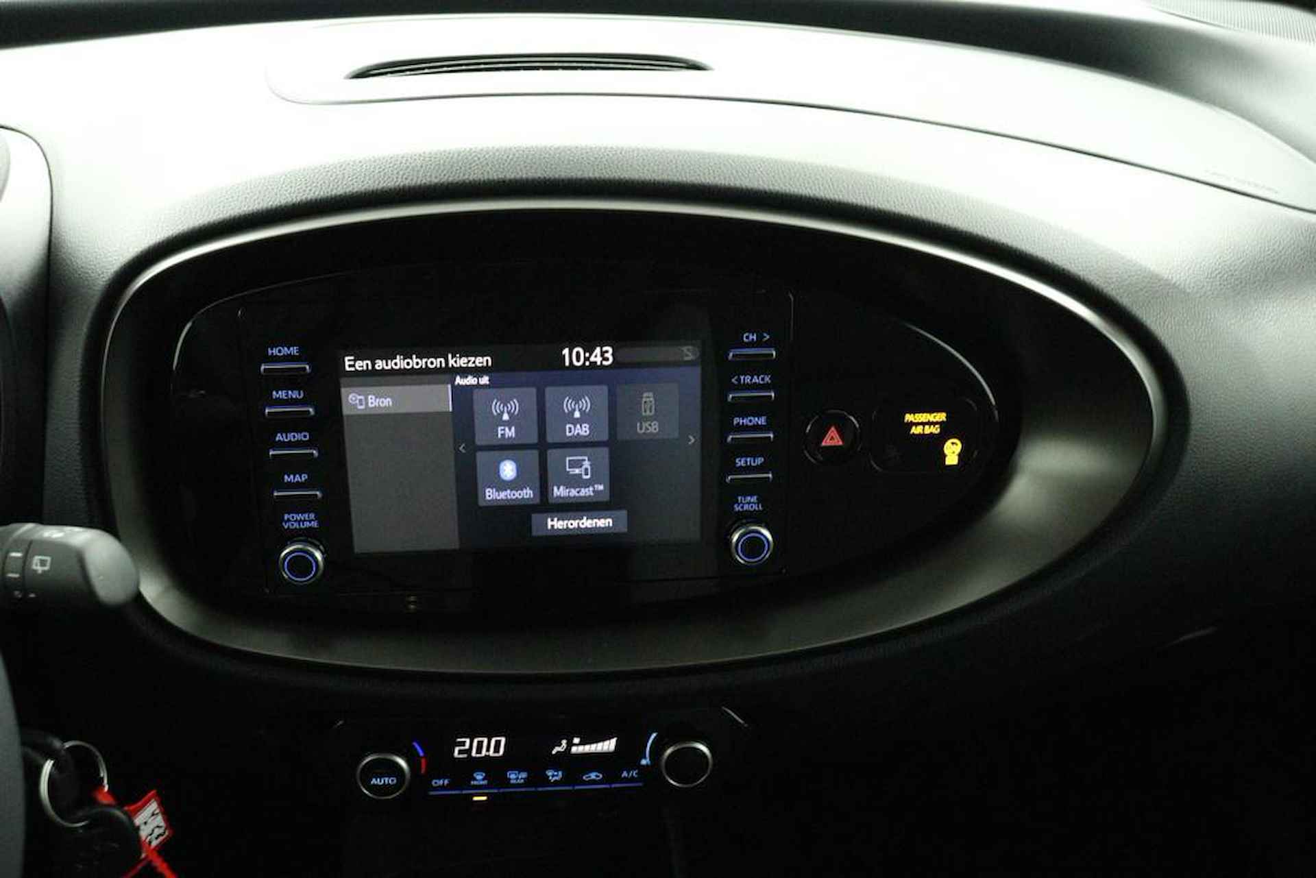 Toyota Aygo X 1.0 VVT-i MT first | Apple Carplay/Android Auto | achteruitrijcamera | LM velgen | - 9/46