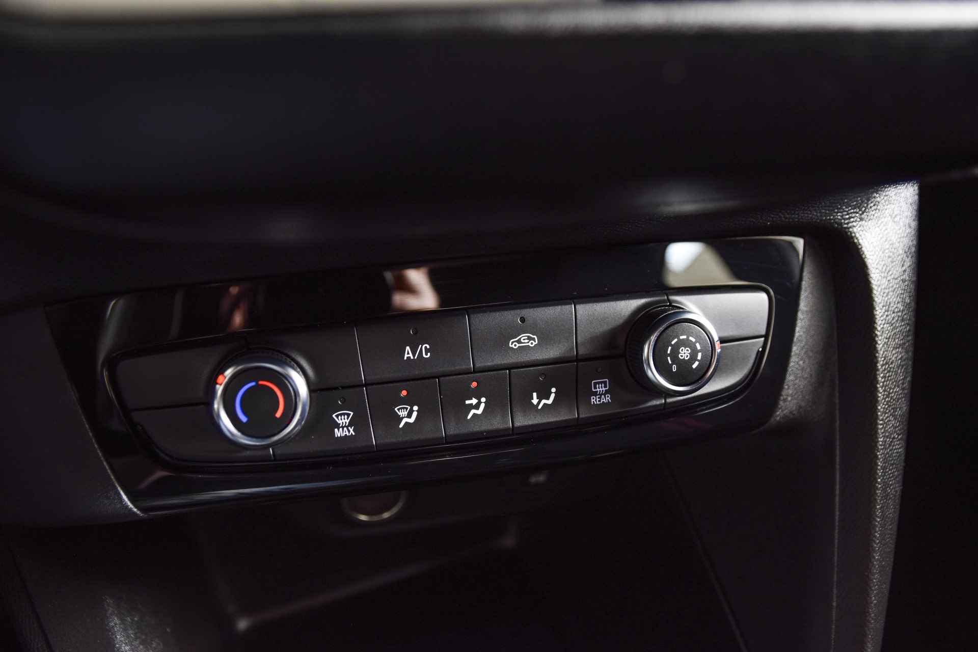 Opel Corsa 1.2 100 PK GS-Line | Cruise | NAV + App Connect | Airco | LM 16'' | 0508 - 24/46