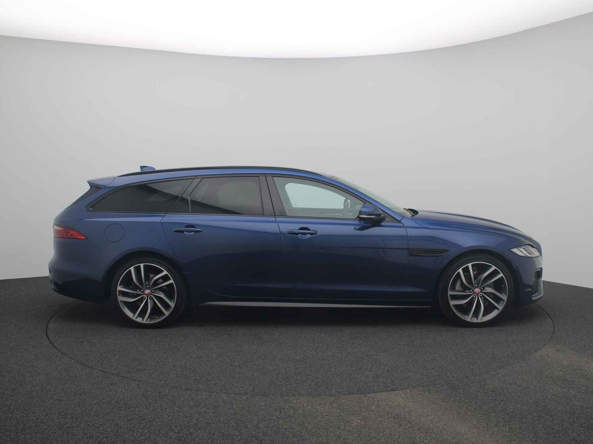 Jaguar XF Sportbrake P250 R-Dynamic SE | 1e Eigenaar | Driver Assist Pack | Black Pack | Technology Pack | Panorama Dak | - 8/56