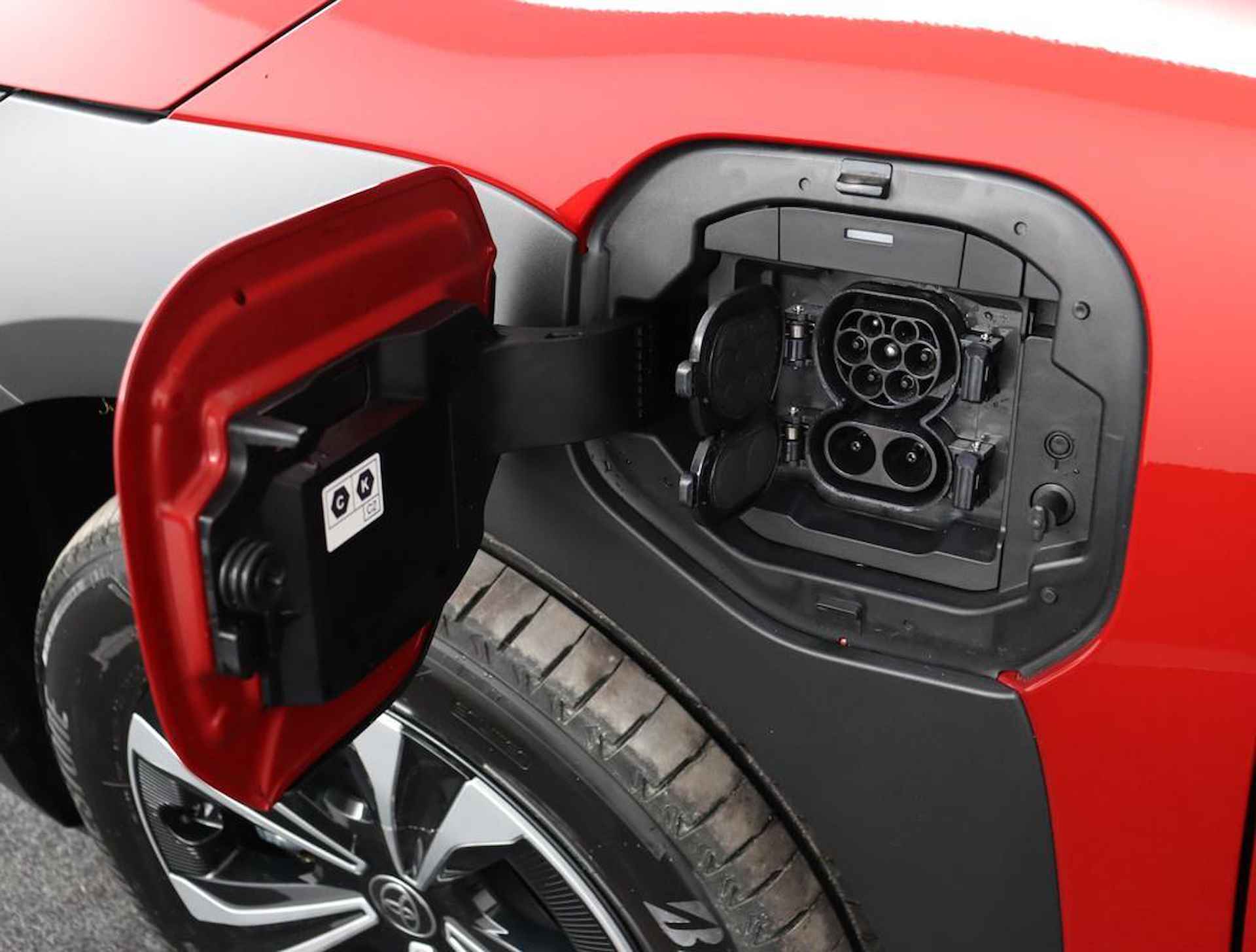 Toyota bZ4X Dynamic 71 kWh | 360 Camera | Dodehoek detectie | Parkeer sensoren voor + achter | Electrische achterklep | Stoelverwarming - 39/60