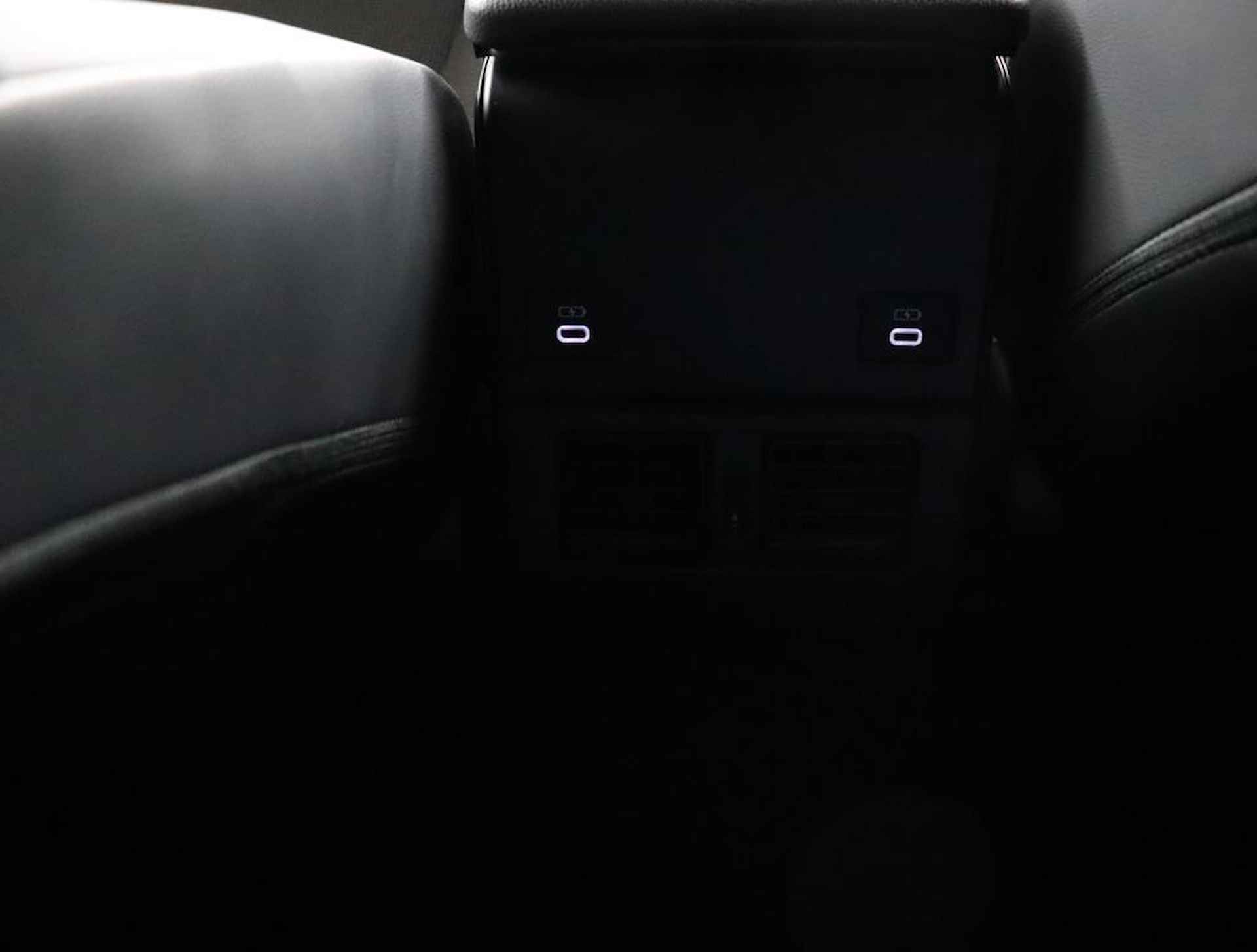 Toyota bZ4X Dynamic 71 kWh | 360 Camera | Dodehoek detectie | Parkeer sensoren voor + achter | Electrische achterklep | Stoelverwarming - 54/60
