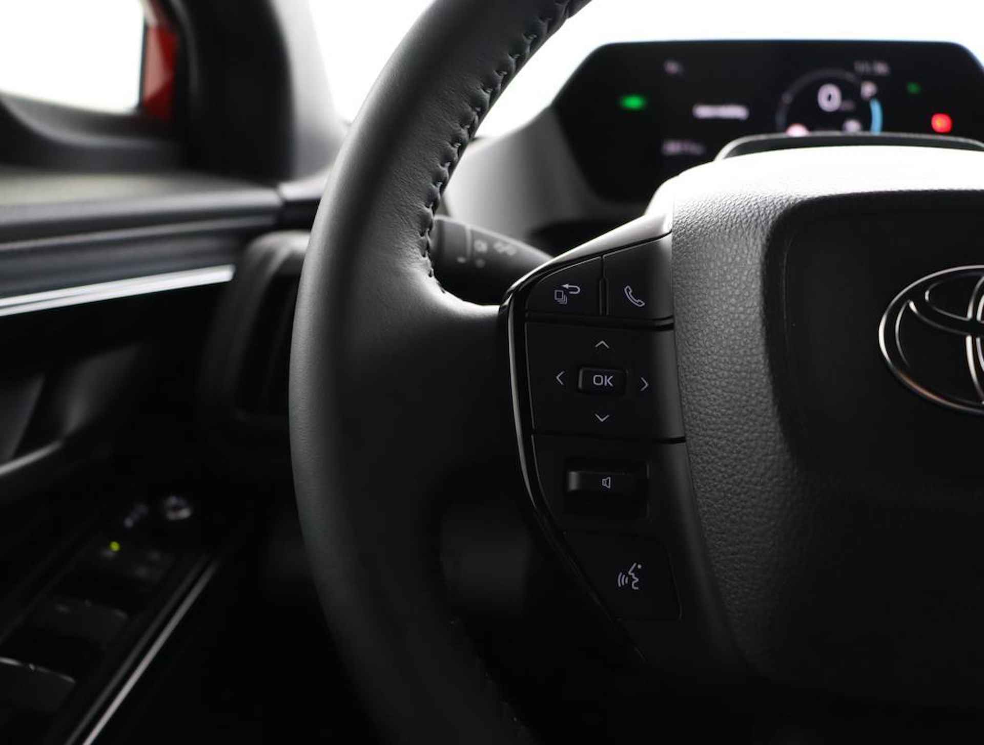 Toyota bZ4X Dynamic 71 kWh | 360 Camera | Dodehoek detectie | Parkeer sensoren voor + achter | Electrische achterklep | Stoelverwarming - 20/60
