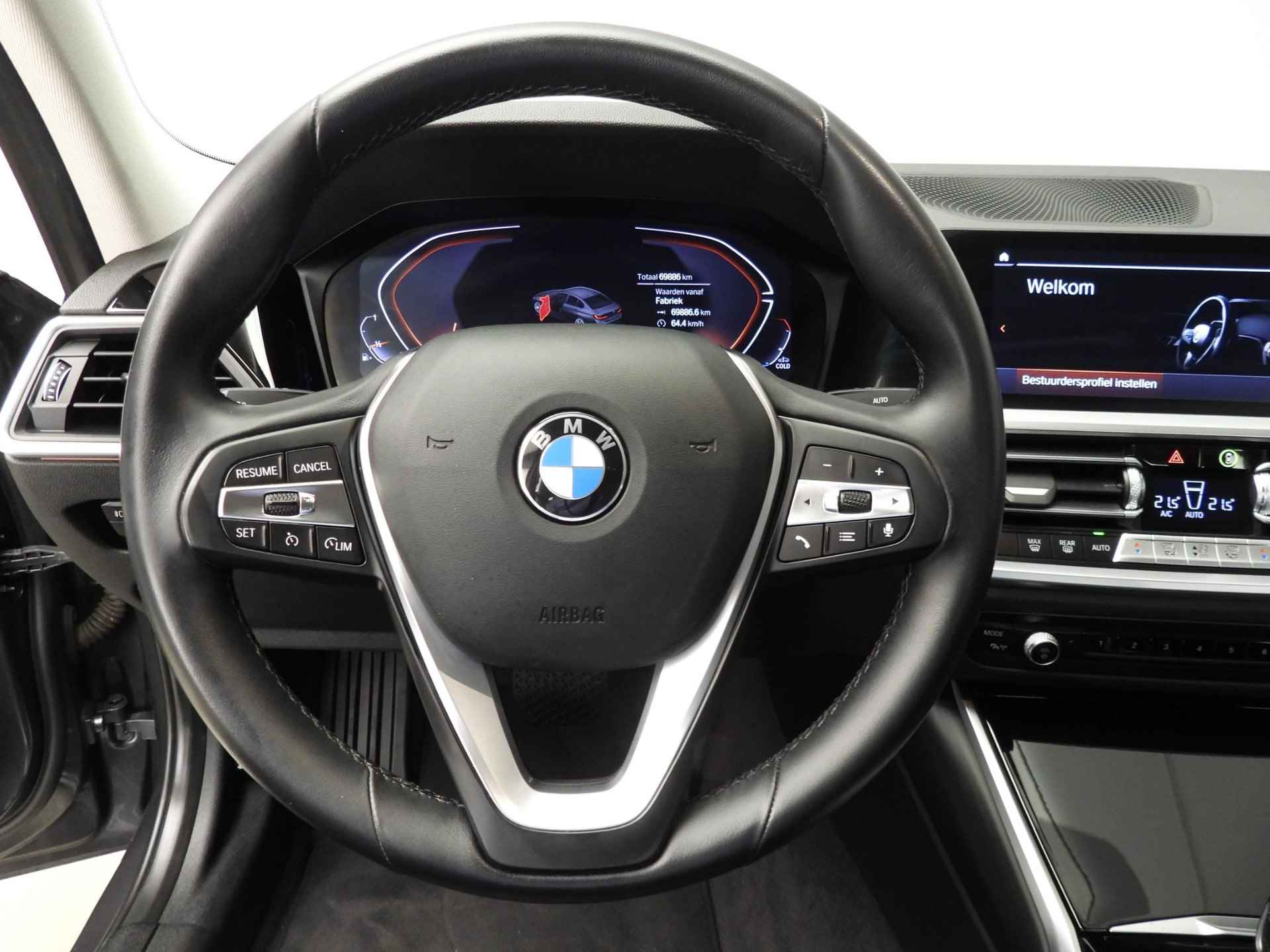 BMW 3 Serie Sedan 318i | LED | Navigatie | Sportstoelen | Shadow Line | DAB | Hifi speakers | Alu 17 inch - 10/35