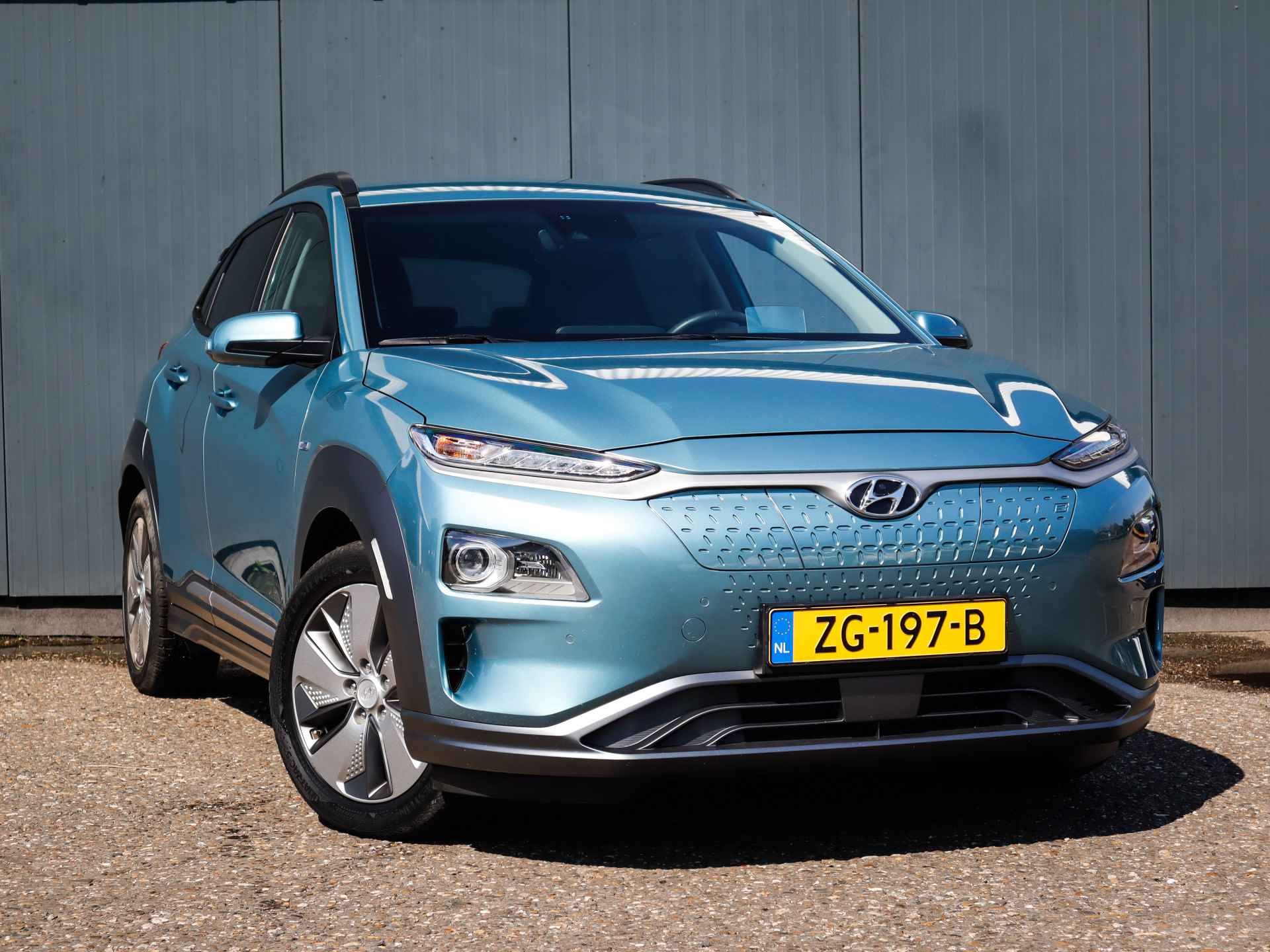 Hyundai KONA EV Premium 64 kWh (204 PK) 1e-Eig, Keurig-Onderh, 12-Mnd-BOVAG, NL-Auto, Navigatie/Apple-Carplay/Android-Auto, Adaptive-Cruisecontrol, Keyless-Entry/Start, Head-Up, Parkeersensoren, Stoelverwarming, Voorstoelen-Gevent, Licht-Zicht-Pakket, DAB, Privacy-Glas - 38/43