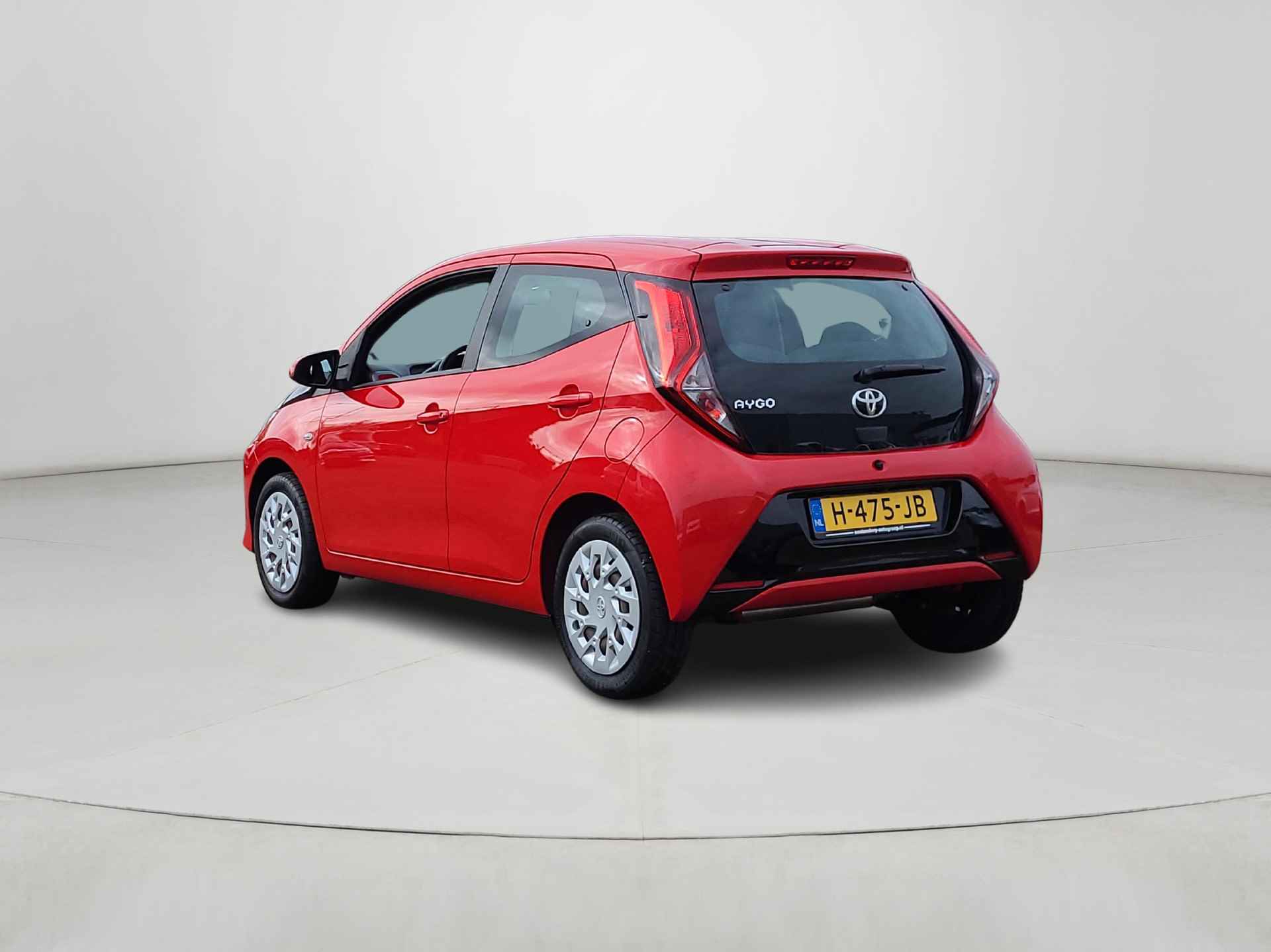 Toyota Aygo 1.0 VVT-i x-play | Apple CarPlay / Android Auto | Parkeercamera | Rijklaarprijs incl. garantie | - 4/30