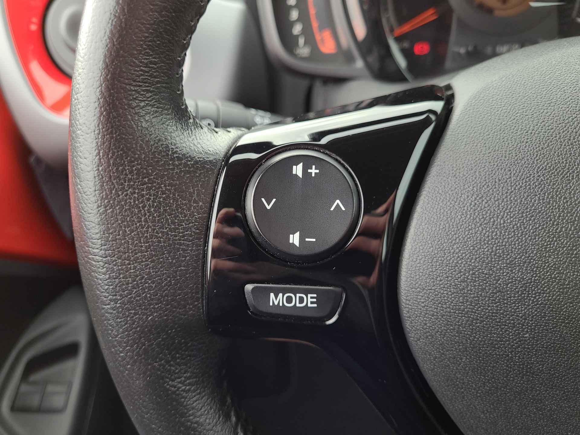 Toyota Aygo 1.0 VVT-i x-play | Apple CarPlay / Android Auto | Parkeercamera | Rijklaarprijs incl. garantie | - 15/30