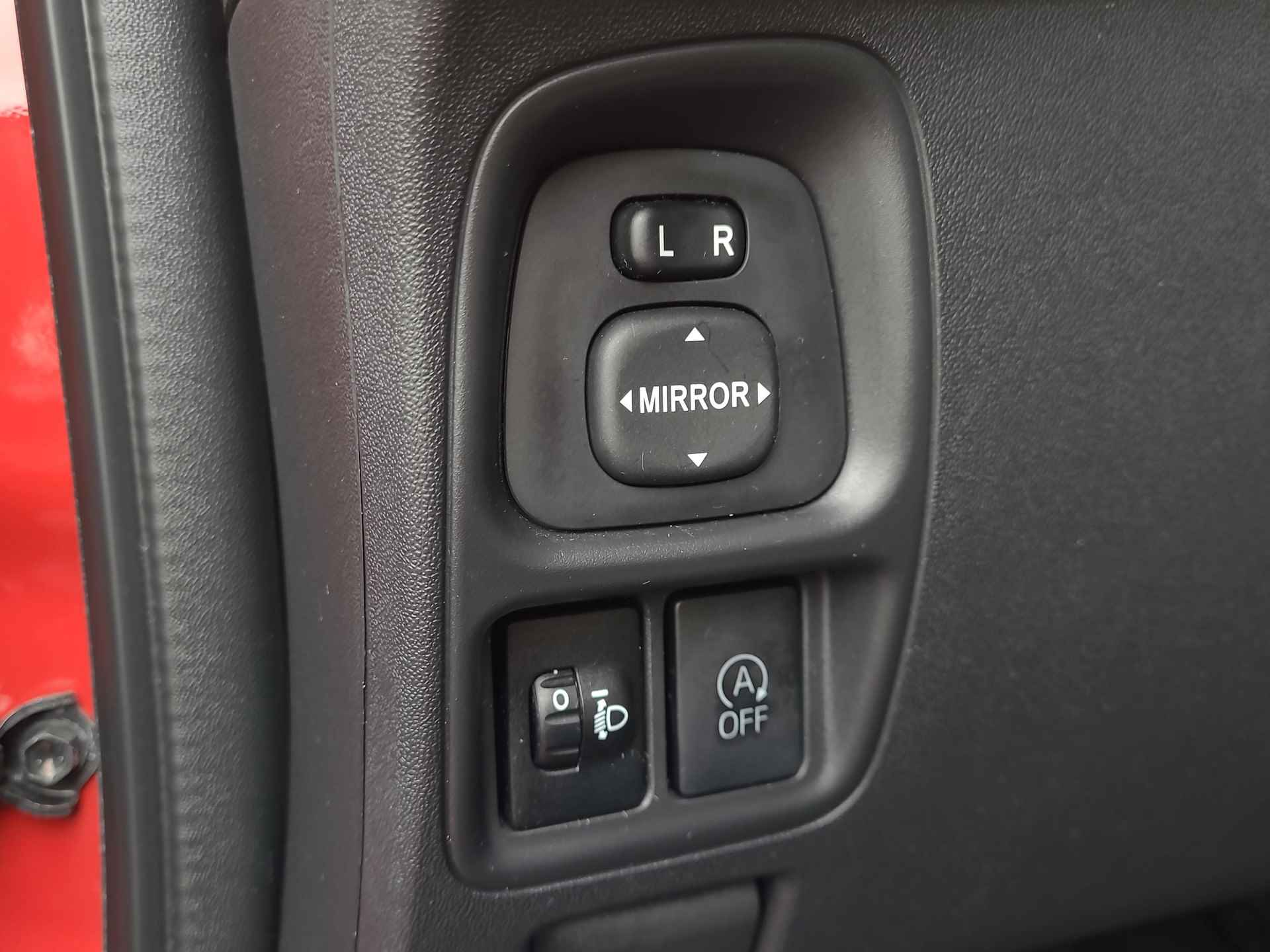 Toyota Aygo 1.0 VVT-i x-play | Apple CarPlay / Android Auto | Parkeercamera | Rijklaarprijs incl. garantie | - 25/30