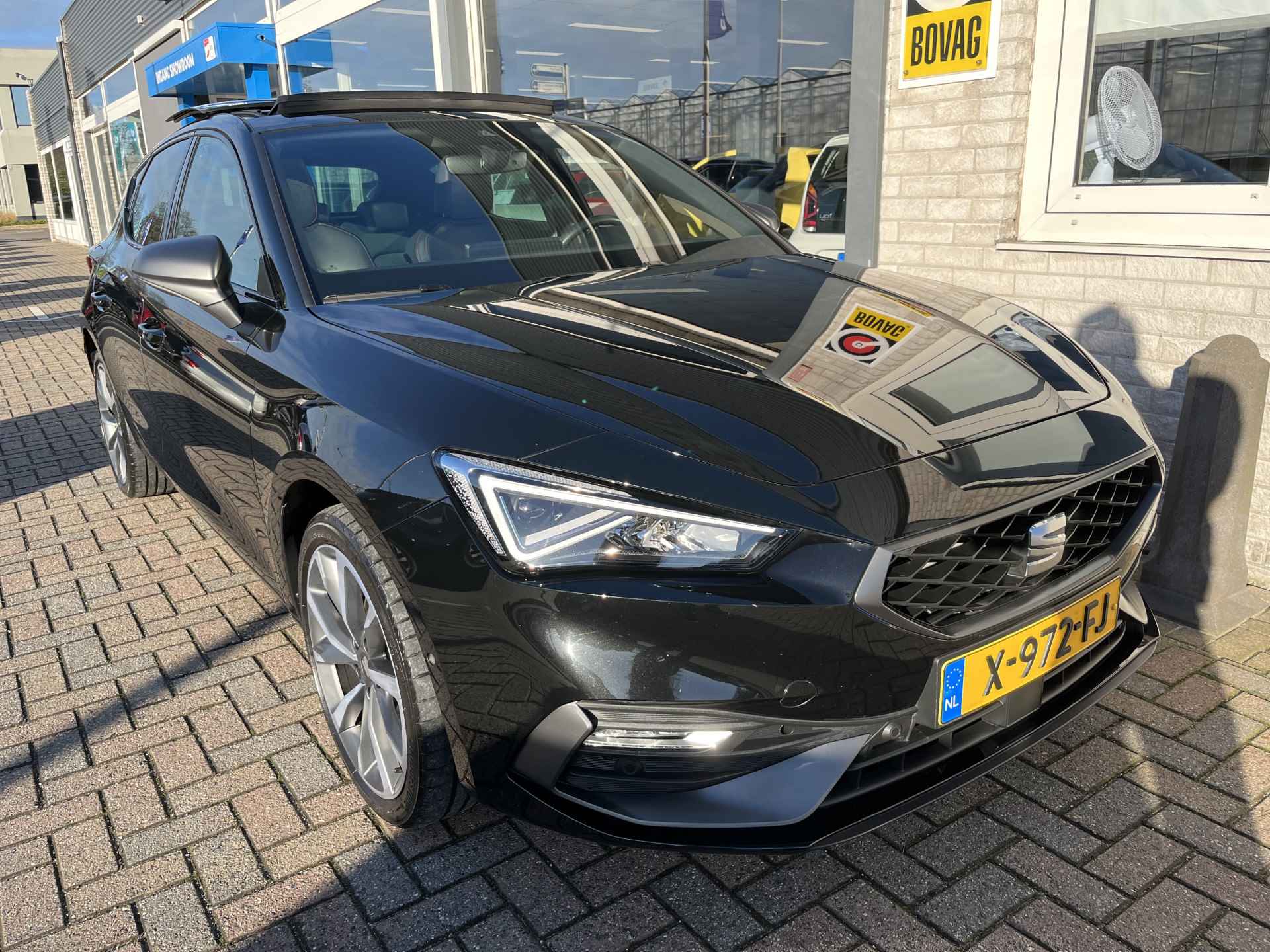 SEAT Leon 1.4 TSI eHybrid PHEV FR Business Intense / AUTOMAAT/ PANO/ CAMERA/ PARK. SENSOREN/ MATRIX/ DODE HOEK/ MEMORY SEATS/ KEYLESS/ STUUR VERWARM./ ADAPT. CRUISE/ APP-CONNECT/ NAVI/ CLIMA/ DAB/ 18" LMV - 46/49