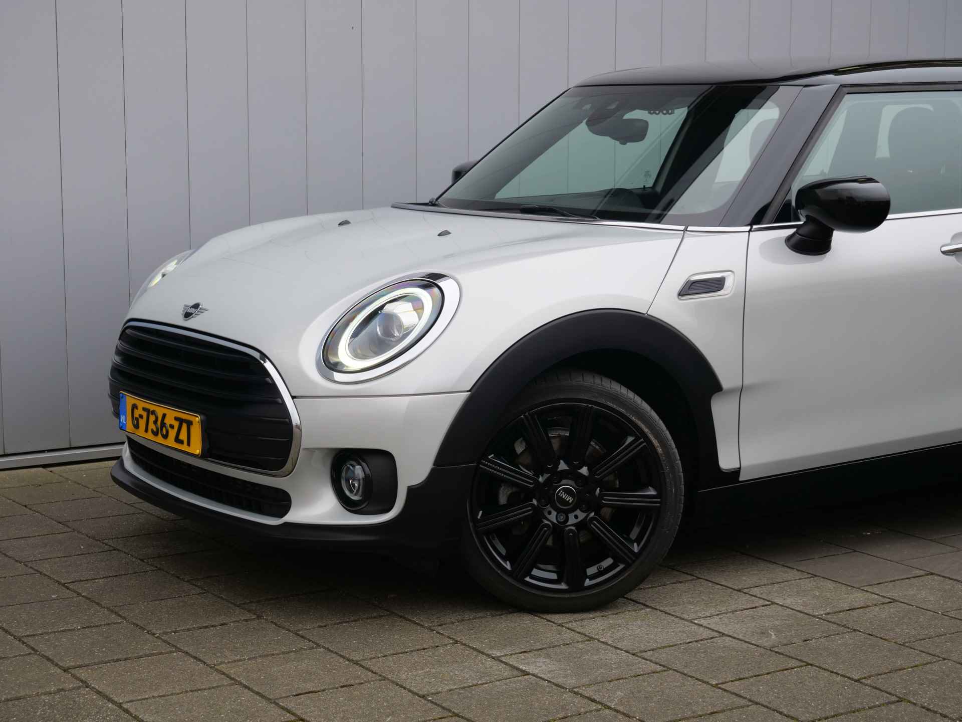 MINI Clubman 1.5 Cooper 136 Business Edition Automaat Navigatie / LED / 18 Inch / Parkeersensoren - 15/40