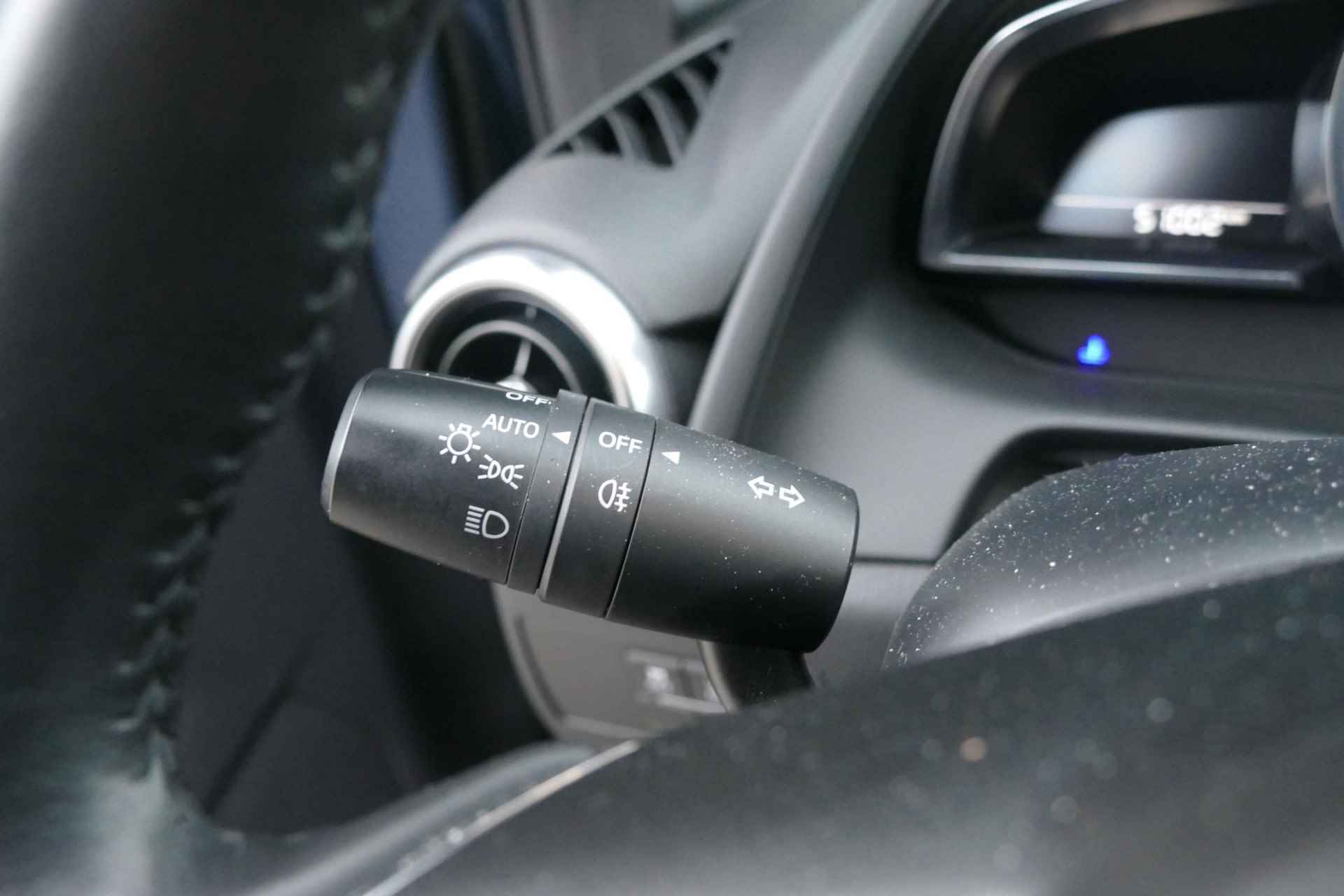 Mazda 2 1.5 Skyactiv-G Luxury | Navi | Cruise | Camera | HUD | Keyless Entry | RIJKLAARPRIJS! | - 13/26