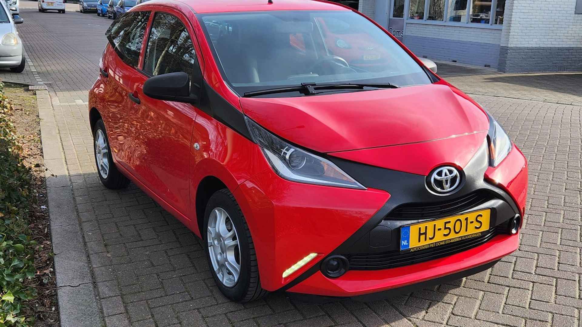 Toyota Aygo 1.0 VVT-i x-now - 2/11