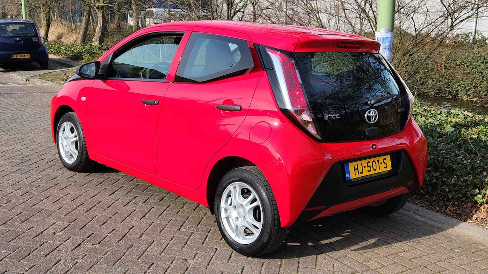 Toyota Aygo 1.0 VVT-i x-now - 6/11