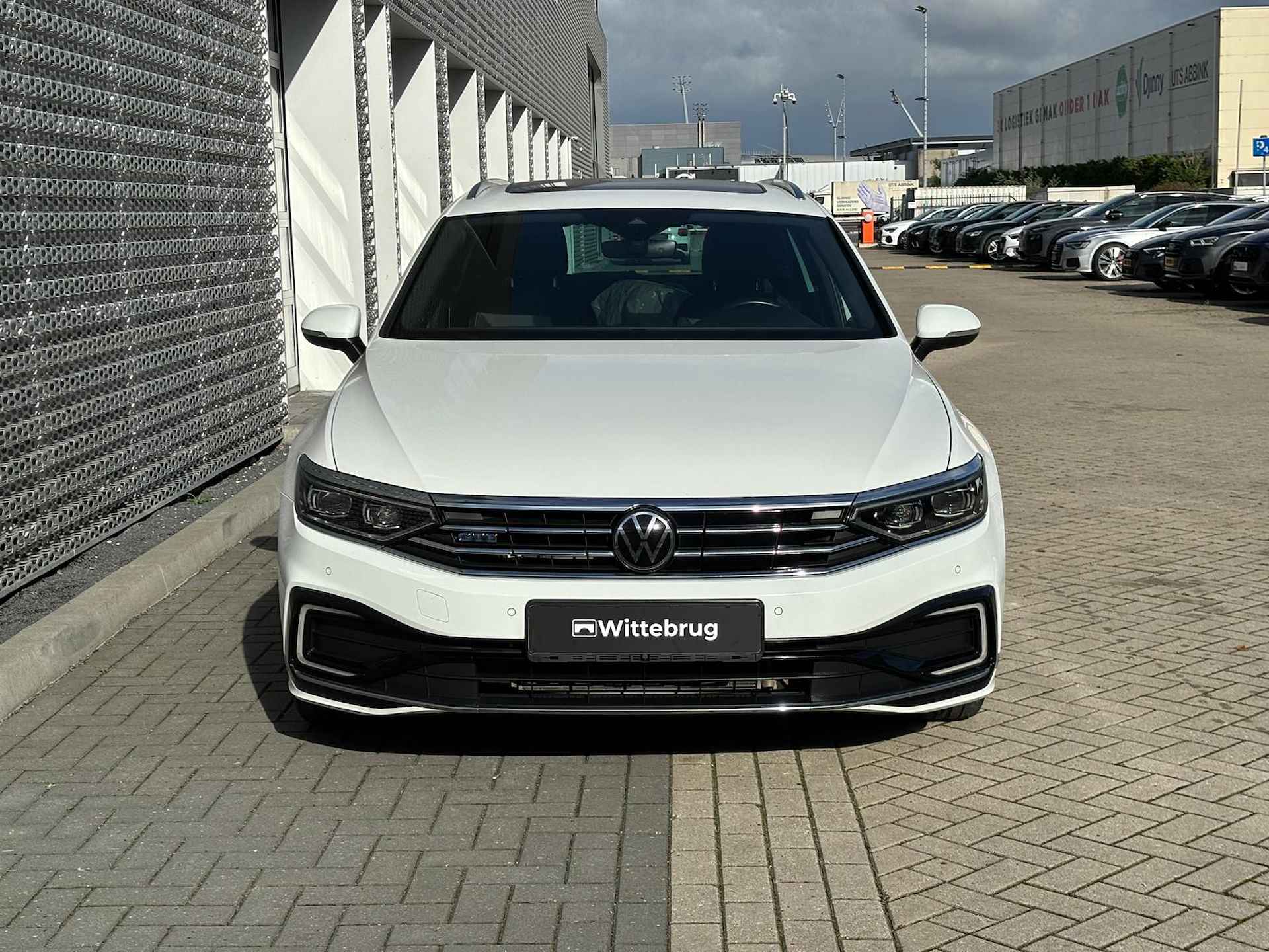 Volkswagen Passat Variant 1.4 TSI PHEV 218pk DSG GTE Business Panoramadak / Digitale Cockpit / LED / Stoel & Stuurverwarming / 18" LMV ** - 30/33