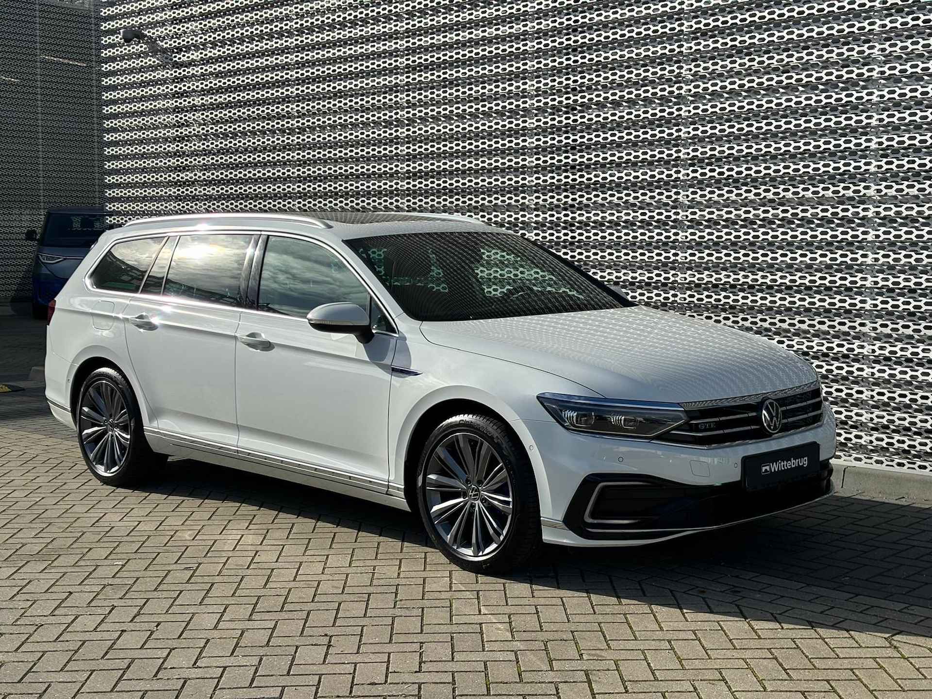 Volkswagen Passat Variant 1.4 TSI PHEV 218pk DSG GTE Business Panoramadak / Digitale Cockpit / LED / Stoel & Stuurverwarming / 18" LMV ** - 31/33