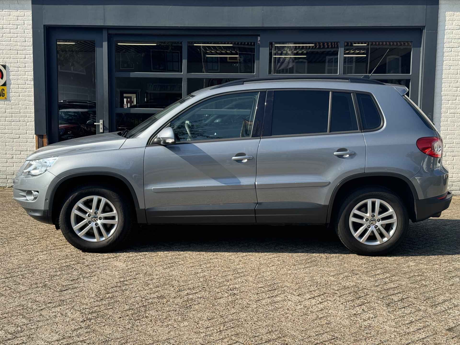 Volkswagen Tiguan 2.0 TSI Track&Field 4Motion - trekhaak - Navi - Cruise control - 10/25