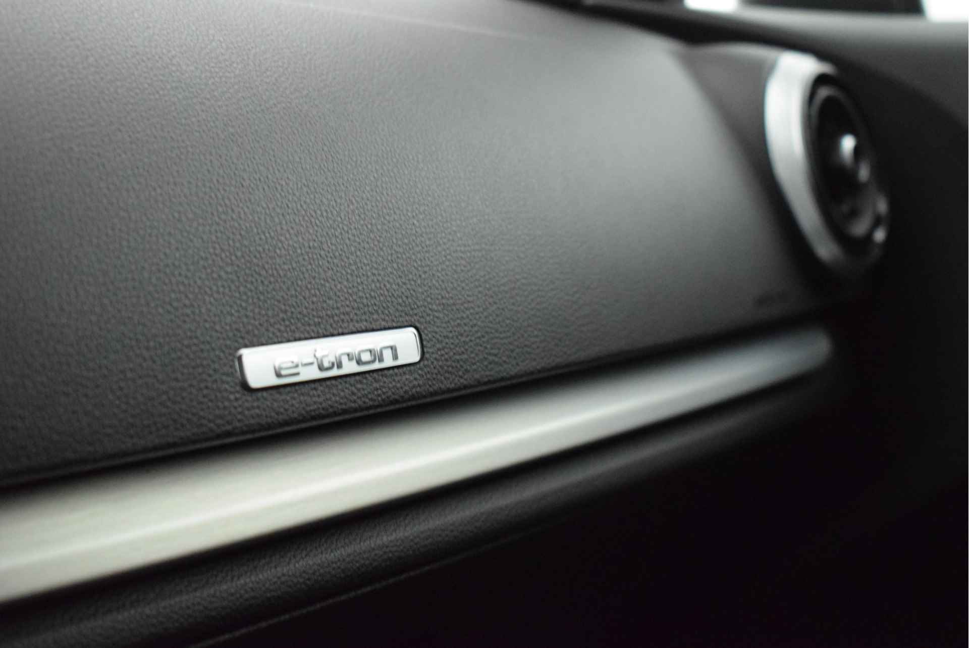 Audi A3 Sportback 1.4 204pk e-tron S-Line Virtual Cockpit Keyless B&O Led Navigatie ACC - 35/52