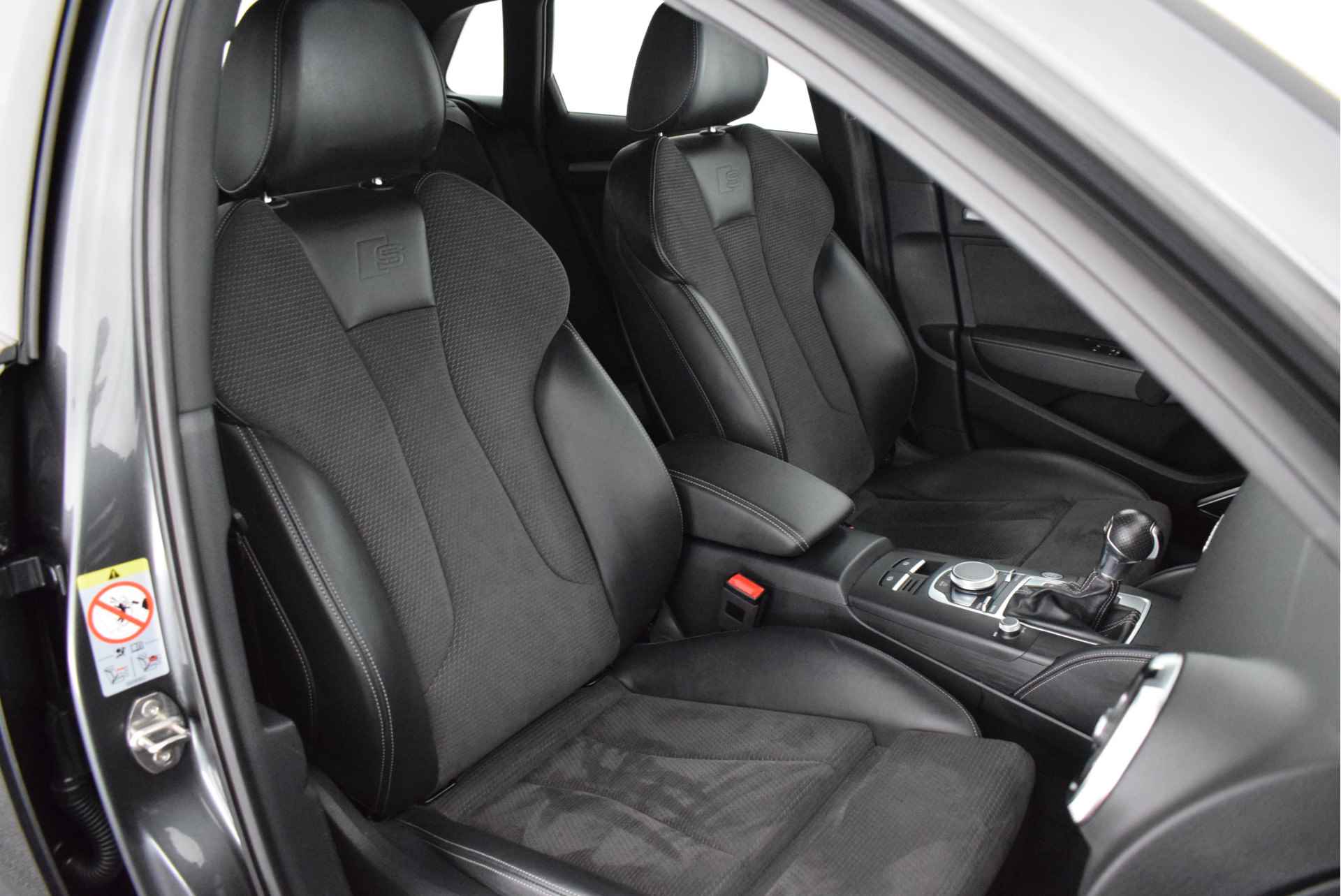 Audi A3 Sportback 1.4 204pk e-tron S-Line Virtual Cockpit Keyless B&O Led Navigatie ACC - 38/52