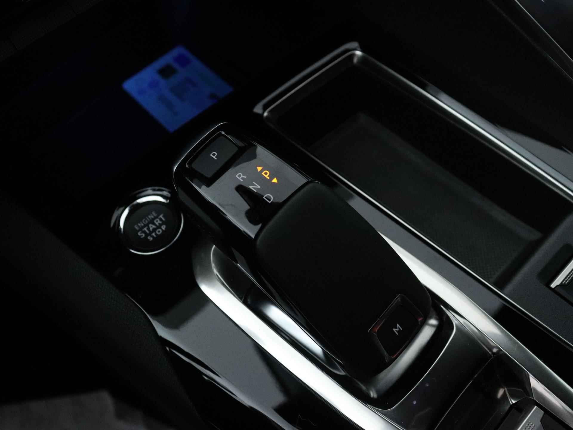 Peugeot 3008 Allure Pack Business 130pk Automaat | Navigatie | Camera | Voorstoelen Verwarmd | Dodehoek Detectie | Licht Metalen Velgen 18" - 30/39