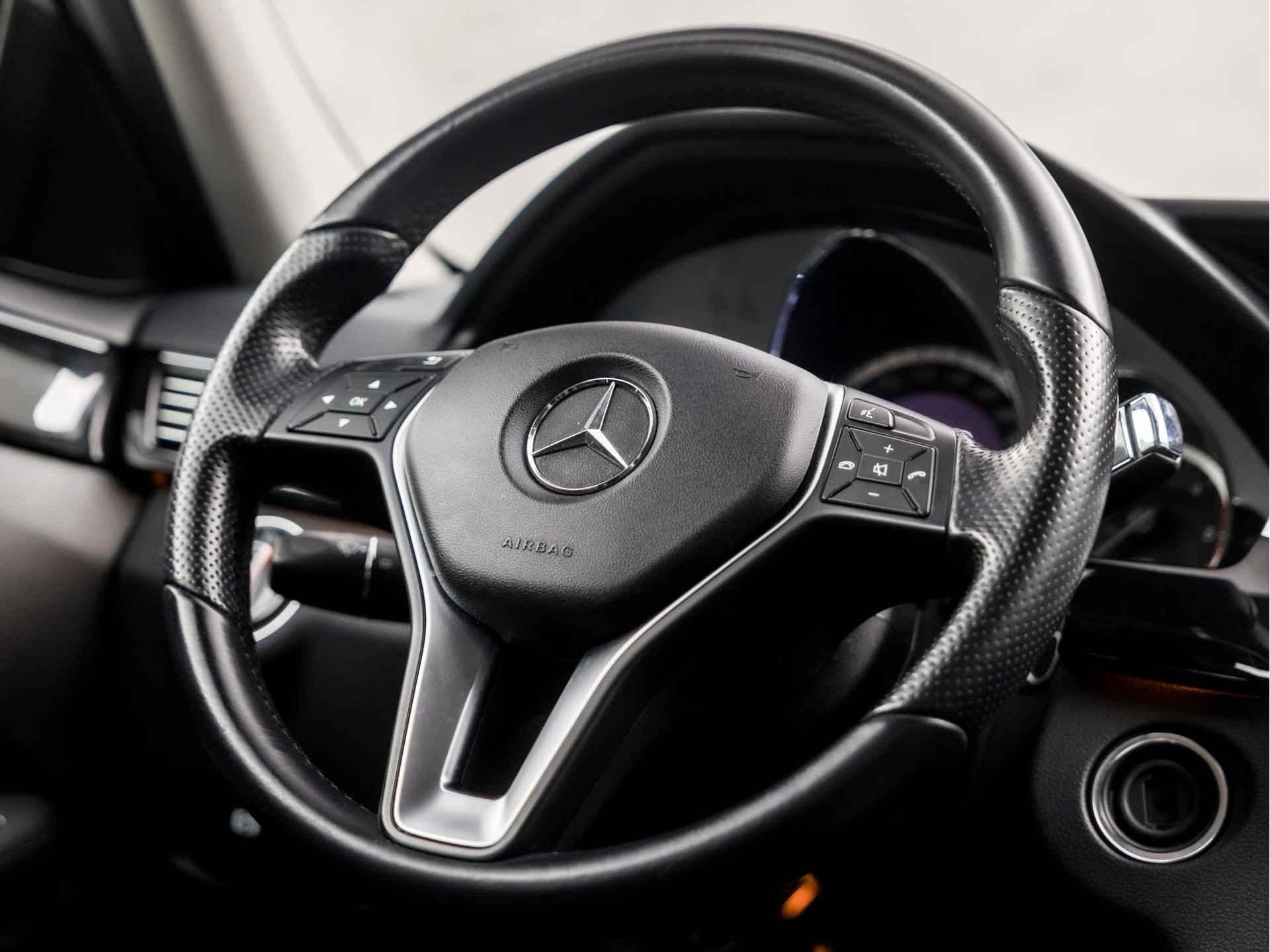 Mercedes-Benz E-Klasse 200 CDI Elegance Automaat (NAVIGATIE, CLIMATE, XENON, LEDER, ELEK SPORTSTOELEN, CRUISE, PARKEERSENSOREN, BLUETOOTH, NIEUWE APK, NIEUWSTAAT) - 17/33