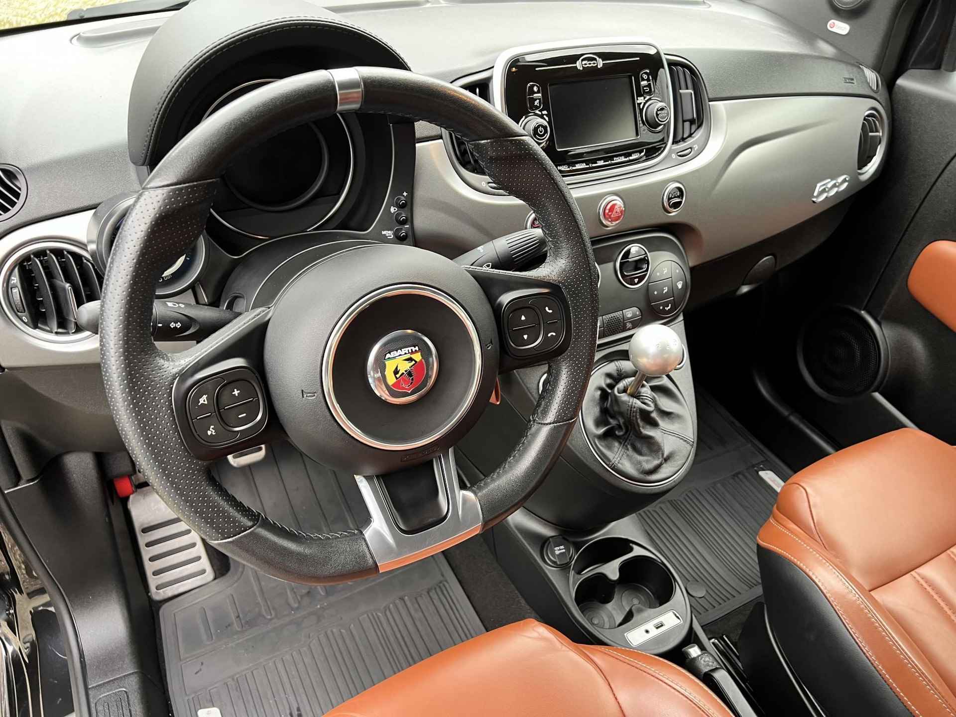 Abarth 500 C 1.4 T-Jet 595 Turismo Bruin Leder, Beats, 17"LM, Climate Control, Apple Carplay, Navigatie (MET GARANTIE*) - 13/38