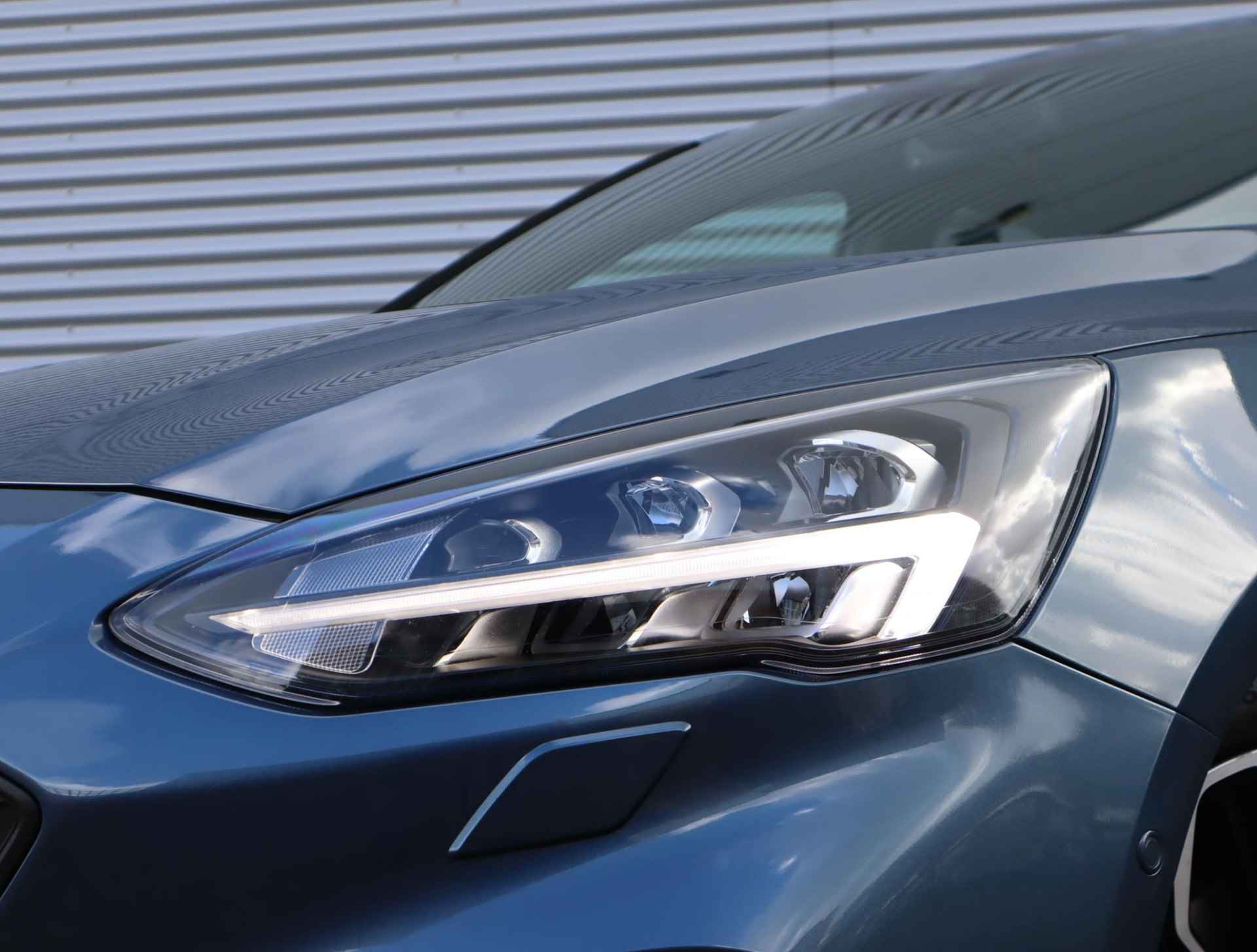 Ford Focus 1.5 EcoBoost ST Line Business 182PK | LED | Stoel, Stuur en Voorruitverwarming | Climate Control | Camera | Keyless | Parkeersensoren | Regensensor | Apple Carplay - 4/60
