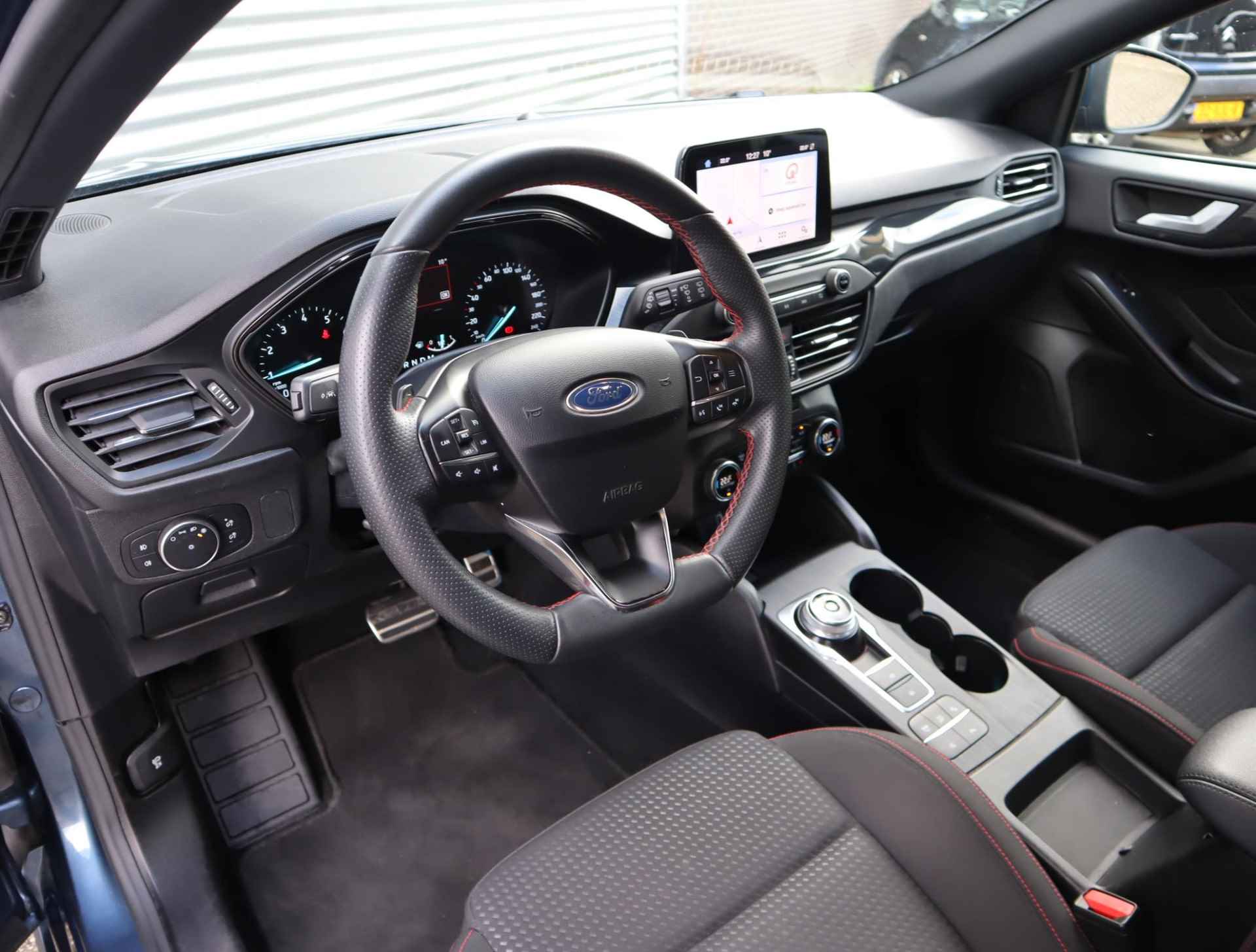 Ford Focus 1.5 EcoBoost ST Line Business 182PK | LED | Stoel, Stuur en Voorruitverwarming | Climate Control | Camera | Keyless | Parkeersensoren | Regensensor | Apple Carplay - 20/60