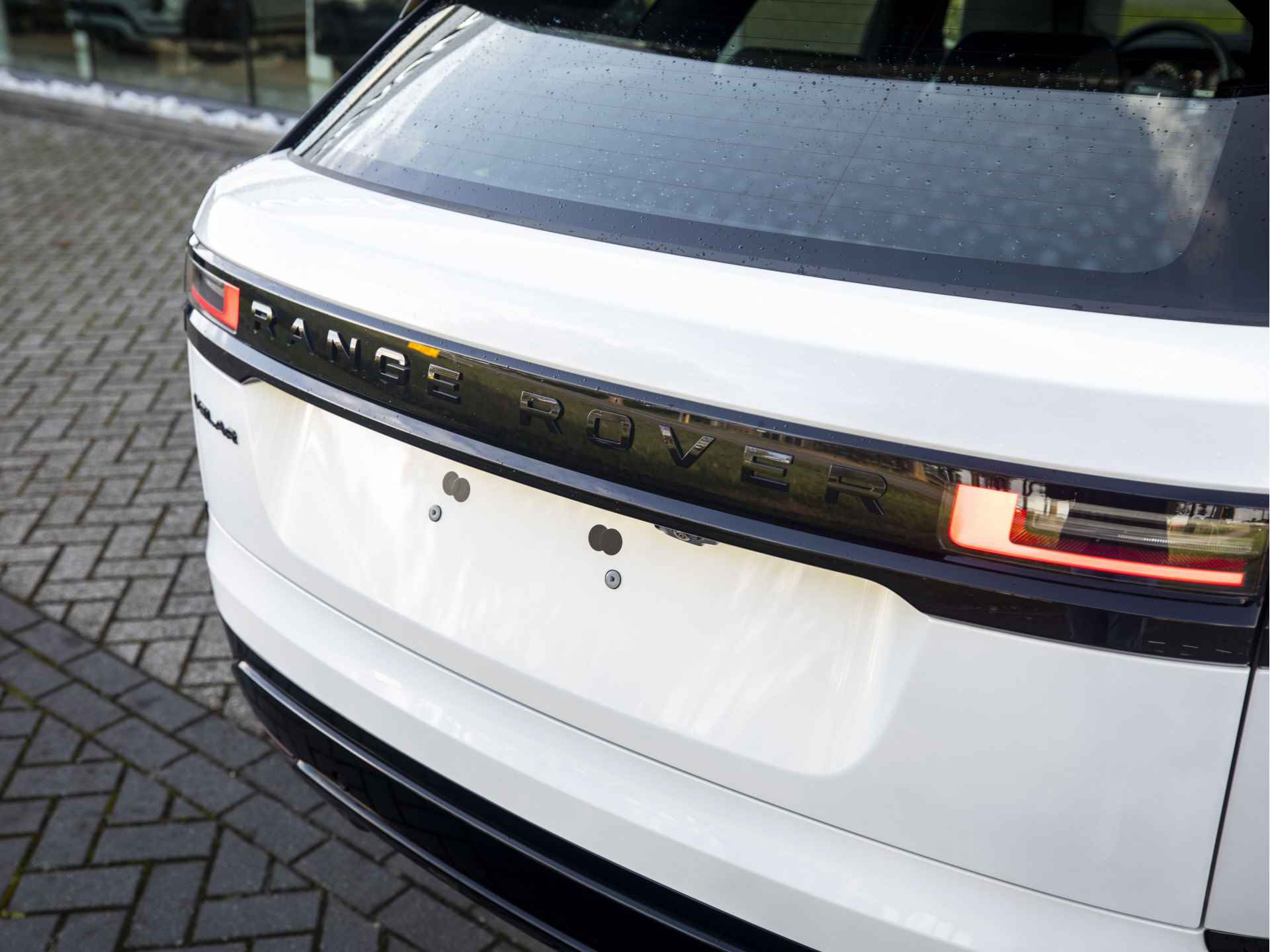 Land Rover Range Rover Velar P400e 404pk AWD Dynamic HSE PHEV | Ostuni White | Head-up Display | Black Pack | Ambiance Verlichting | Stoelventilatie - 18/55