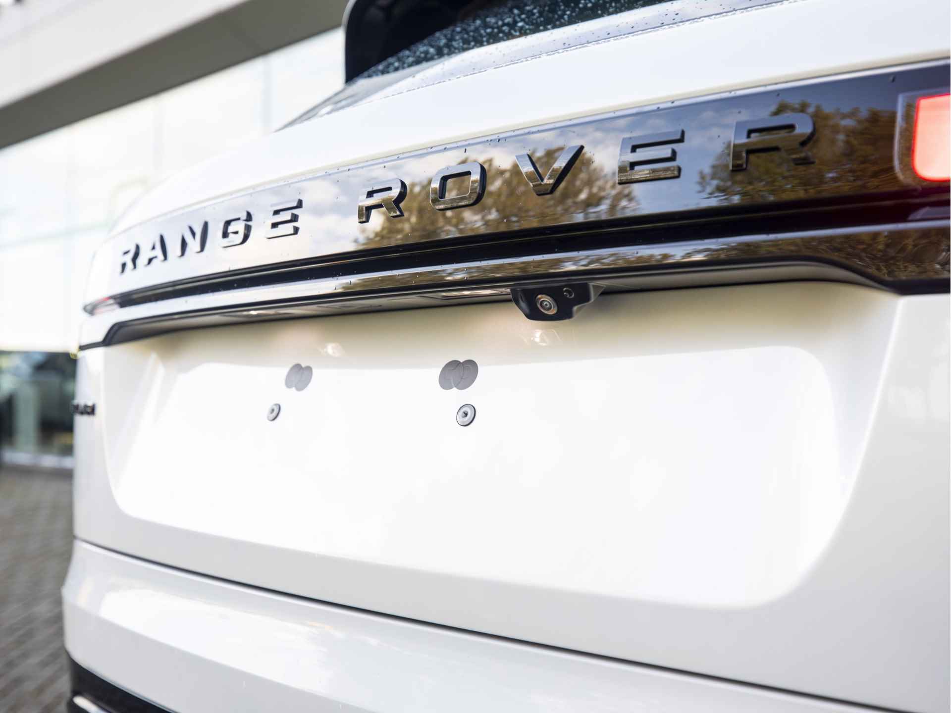 Land Rover Range Rover Velar P400e 404pk AWD Dynamic HSE PHEV | Ostuni White | Head-up Display | Black Pack | Ambiance Verlichting | Stoelventilatie - 19/55