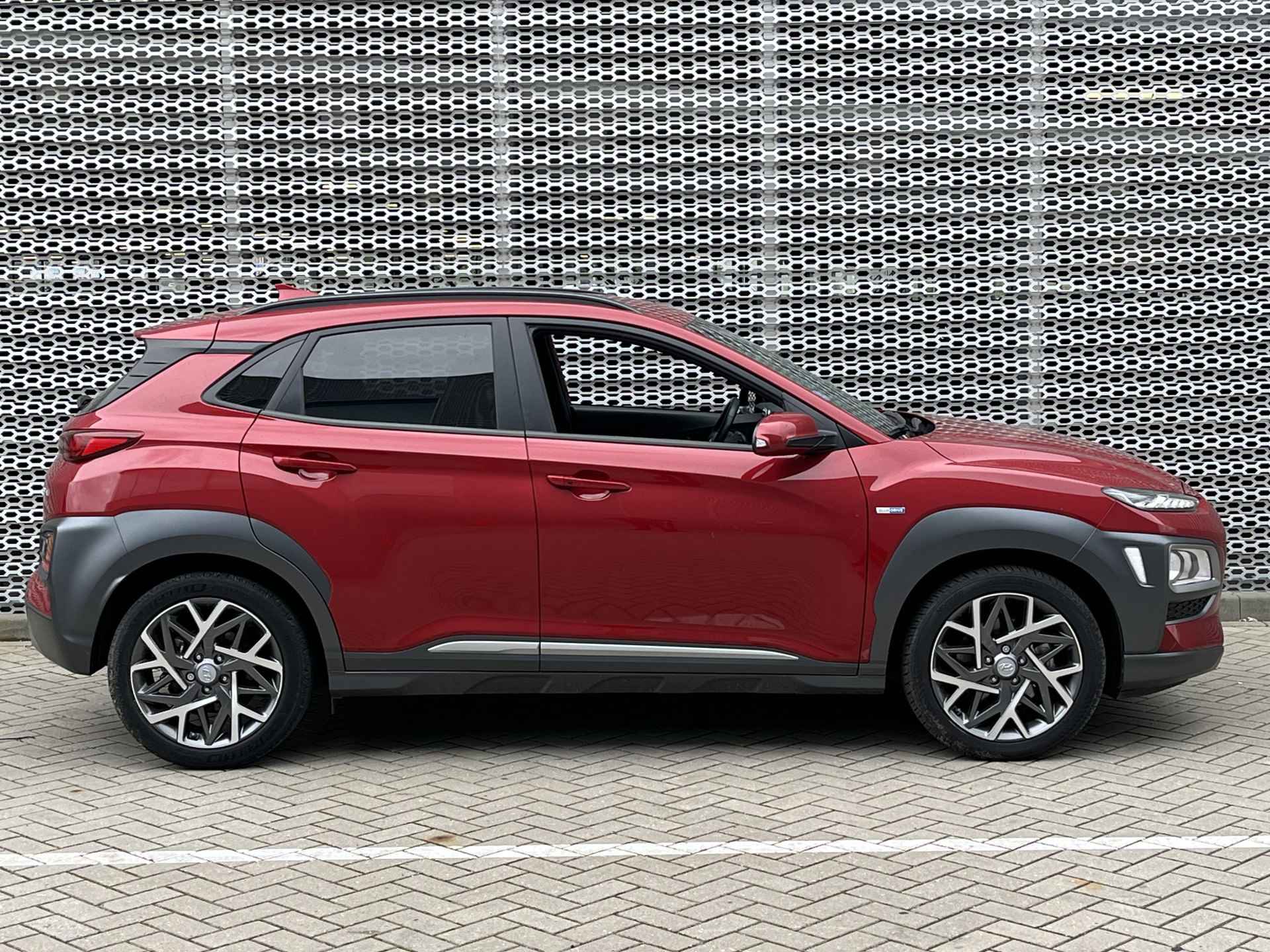 Hyundai KONA 1.6 GDI HEV Fashion Design | LEDER | 18 INCH VELGEN | NAVIGATIE | STOERE COMAPCTE SUV! - 7/38