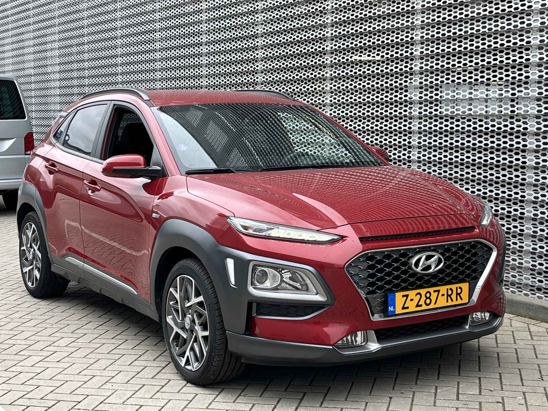 Hyundai KONA 1.6 GDI HEV Fashion Design | LEDER | 18 INCH VELGEN | NAVIGATIE | STOERE COMAPCTE SUV! - 9/38