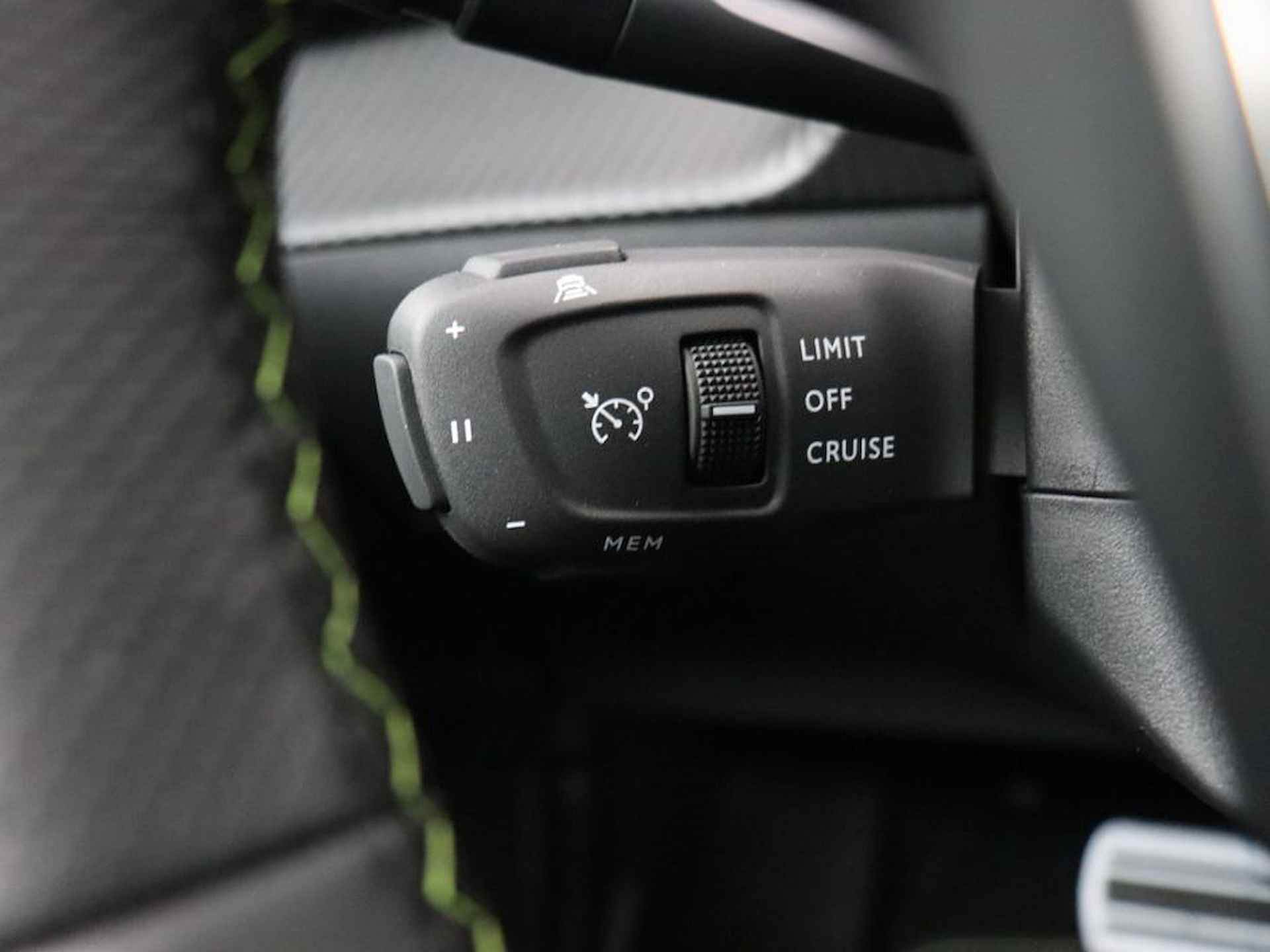 Peugeot e-208 EV GT Pack 50 kWh | BTW | Navigatie | 3-Fase | Apple Carplay | Keyless | DEMO - 14/22
