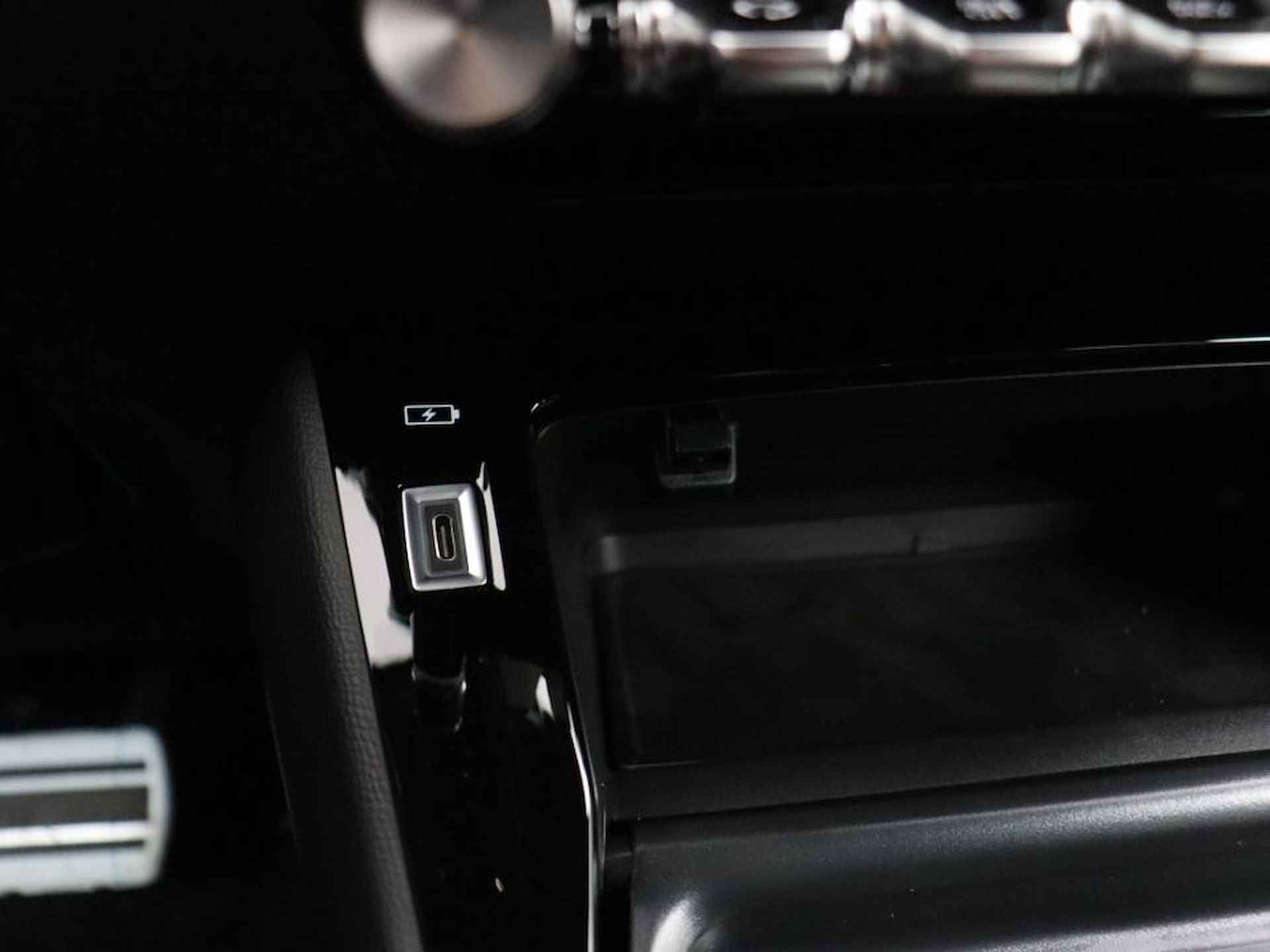 Peugeot e-208 EV GT Pack 50 kWh | BTW | Navigatie | 3-Fase | Apple Carplay | Keyless | DEMO - 18/22